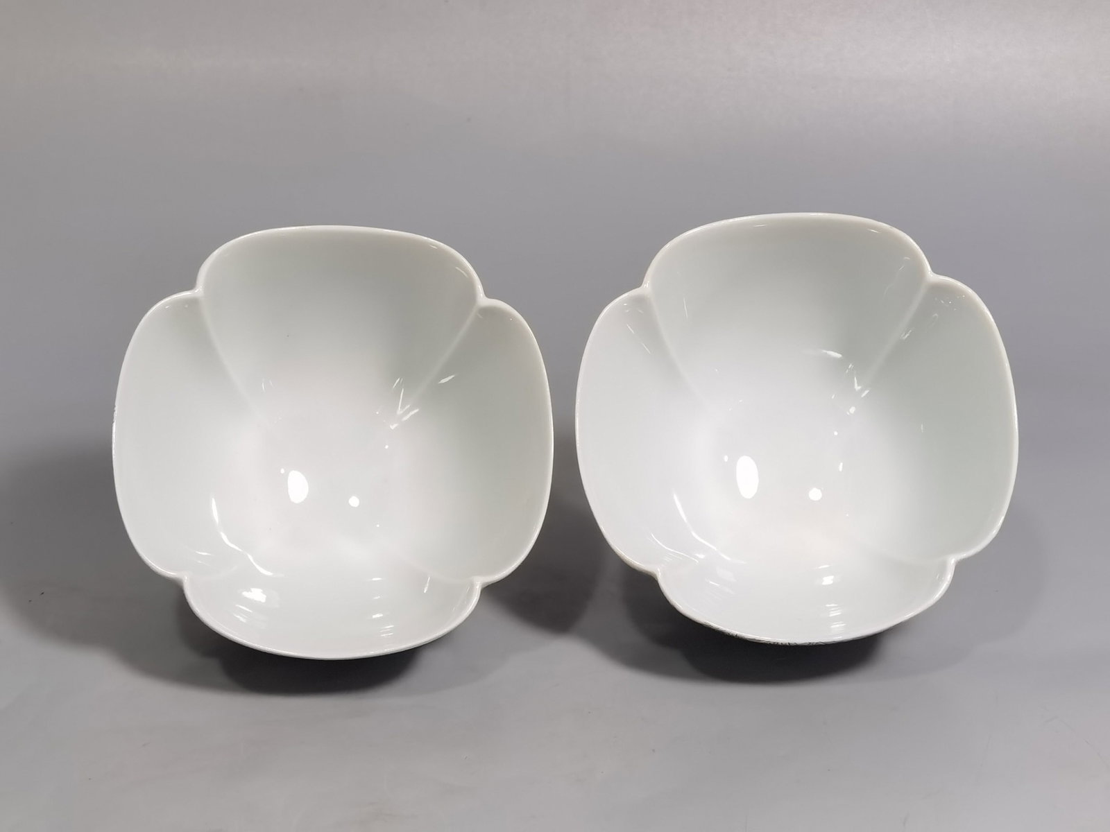 A Pair of Exquisite Famille-Rose Flower and Bird Pattern Cups - 2