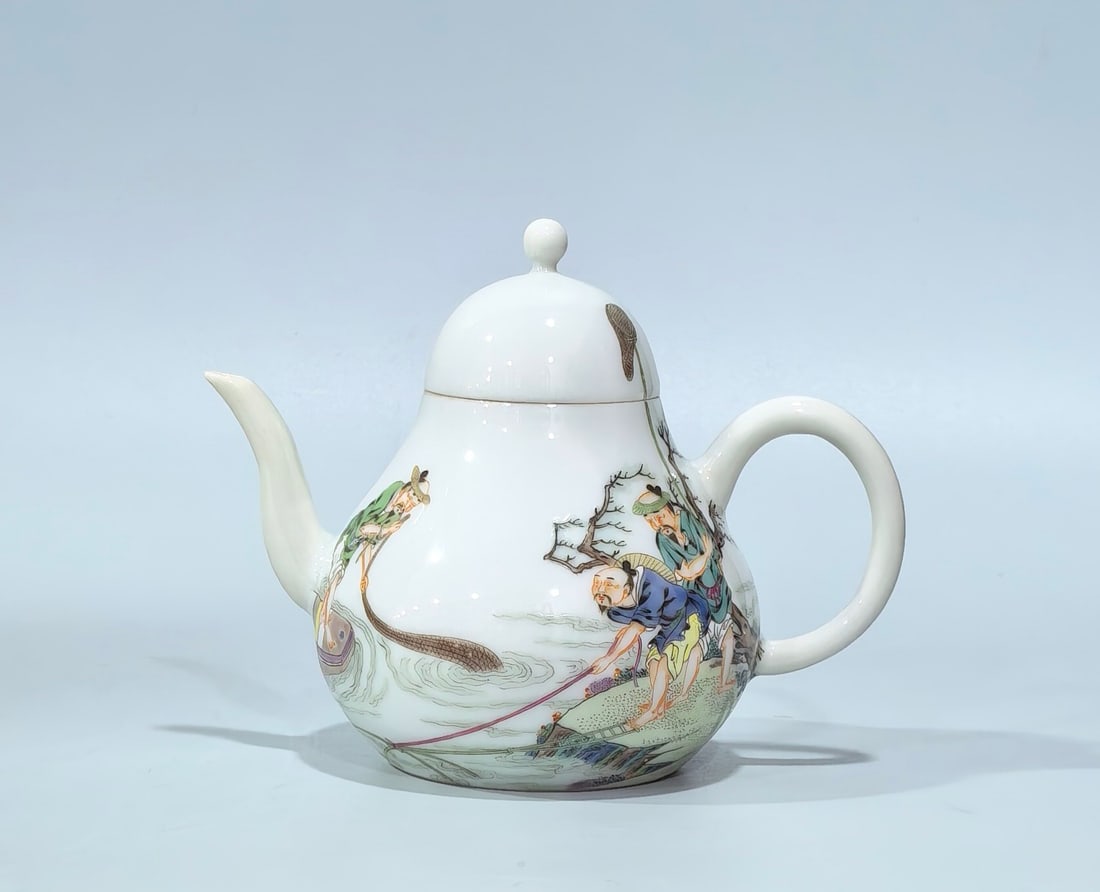 An Exquisite Famille-Rose Character and Story Pattern Teapot: An Exquisite Famille-Rose Character and Story Pattern Teapot,Qing Dynasty,China,Yongzheng Four-character Mark,Size:3.7inx3in