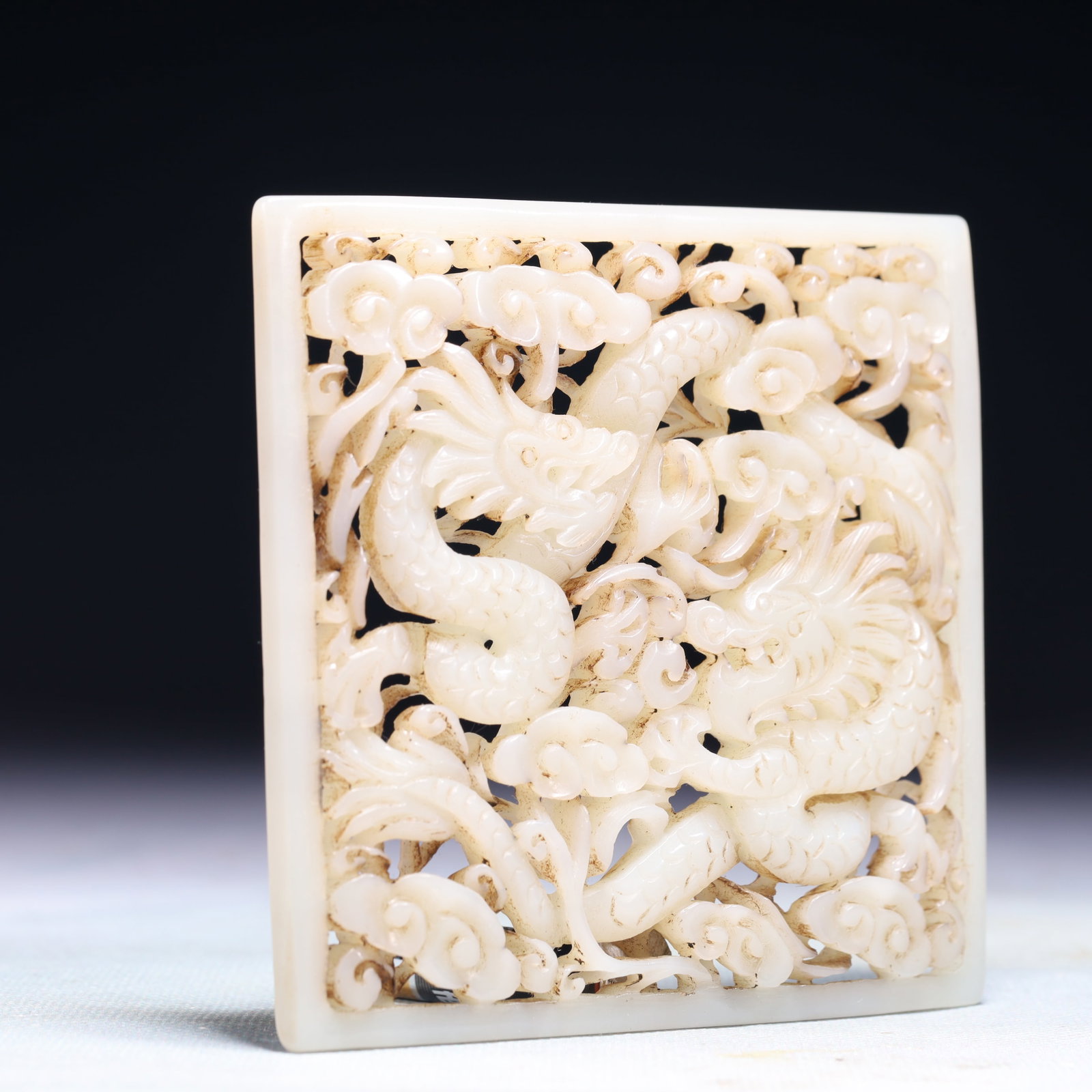 An Exquisite White Jade Dragon Pattern Pendant - 3