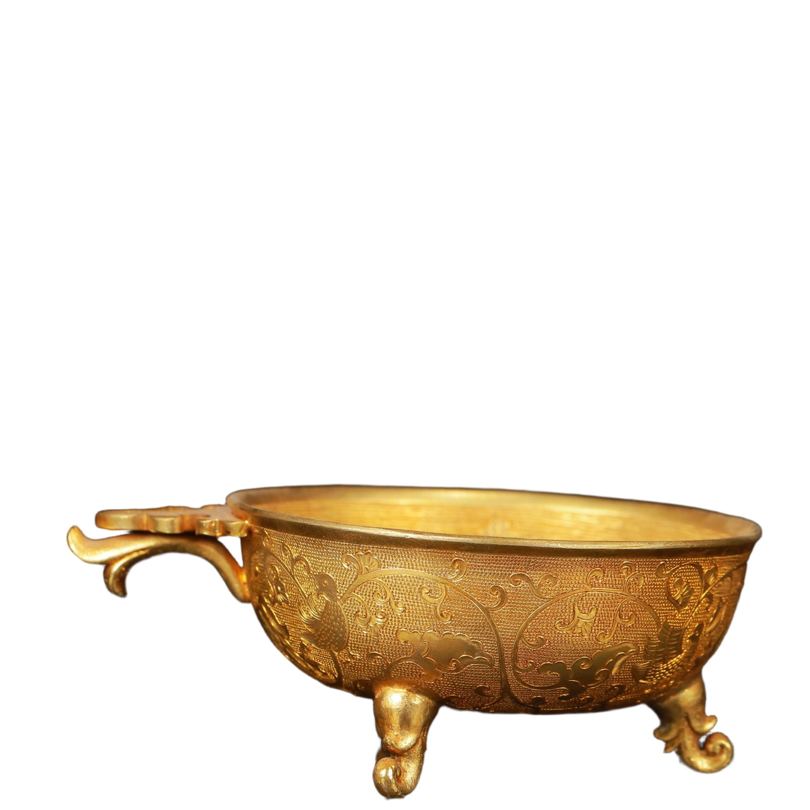An Exquisite Gilt Bronze Flower and Bird Pattern Tripod Cup: An Exquisite Gilt Bronze Flower and Bird Pattern Tripod Cup,Qing Dynasty,China,Size:5.1inx3.9inx2in,Weight:256g