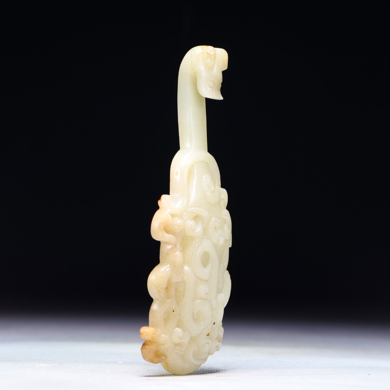 An Exquisite White Jade Dragon Pattern Buckle - 3