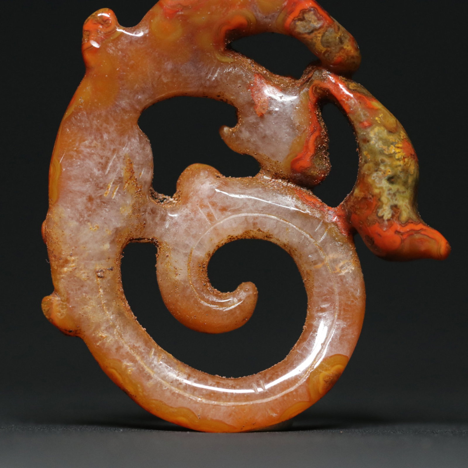 An Exquisite Agate Chi-Dragon Pattern Pendant - 9