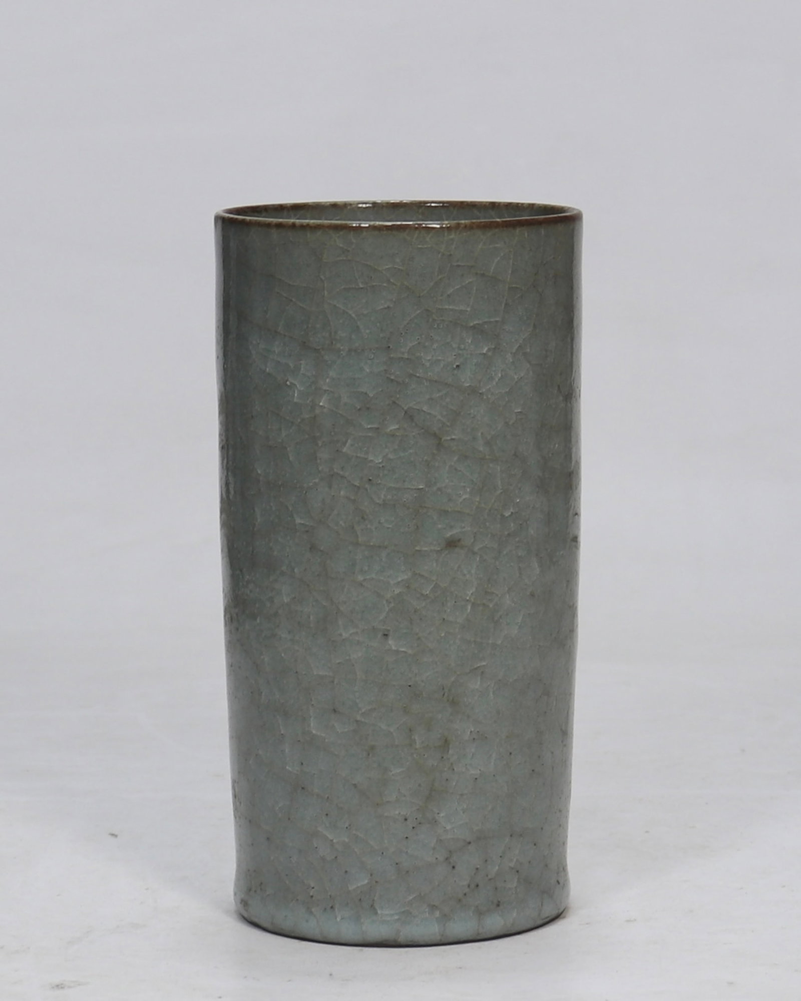 An Exquisite Guan yao Celadon Glazed Vase (1 of 9)