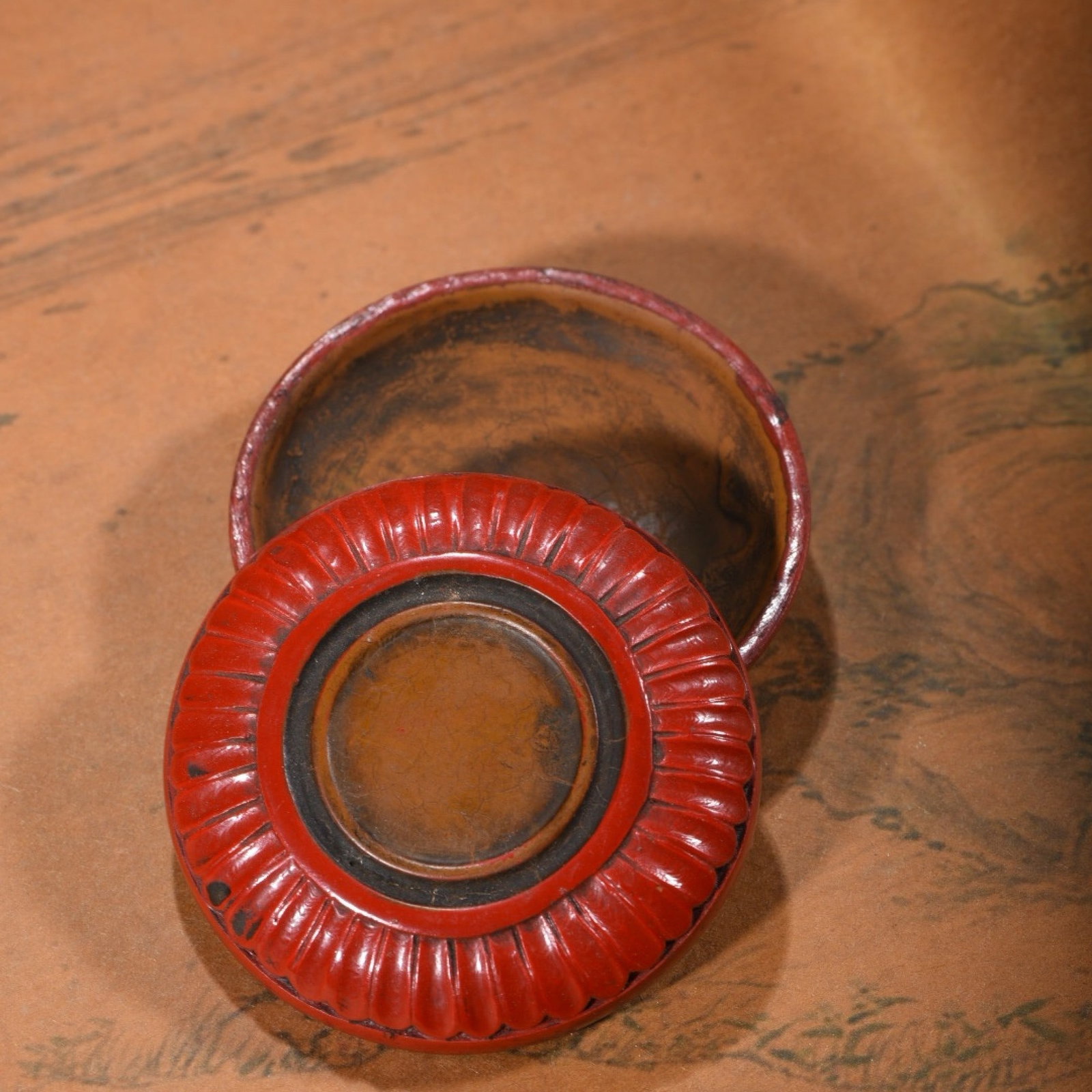 An Exquisite Carved Red Lacquer Landscape Pattern Box - 6