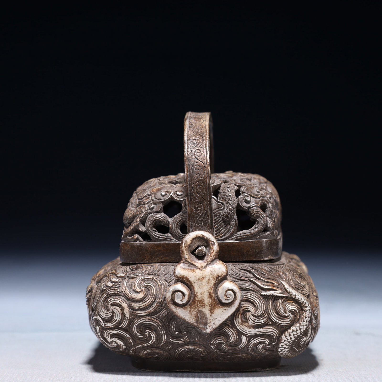 An Exquisite Silver-plated Bronze Auspicious Cloud and Dragon Pattern Loop-Handled Censer - 3