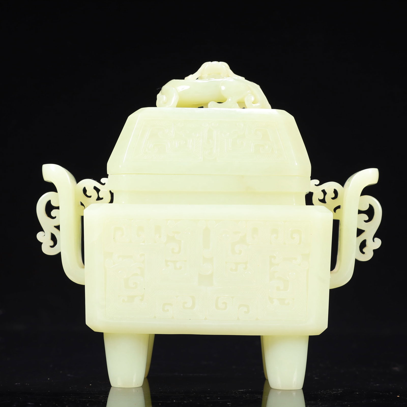 An Exquisite White Jade Chi-Dragon Pattern Double-Ears Four Legs Censer (1 of 13)