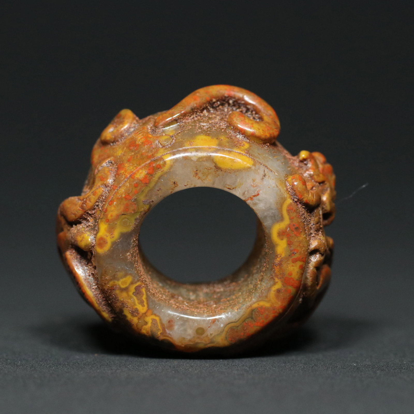 An Exquisite Agate Chi-Dragon Pattern Fingerstall - 5