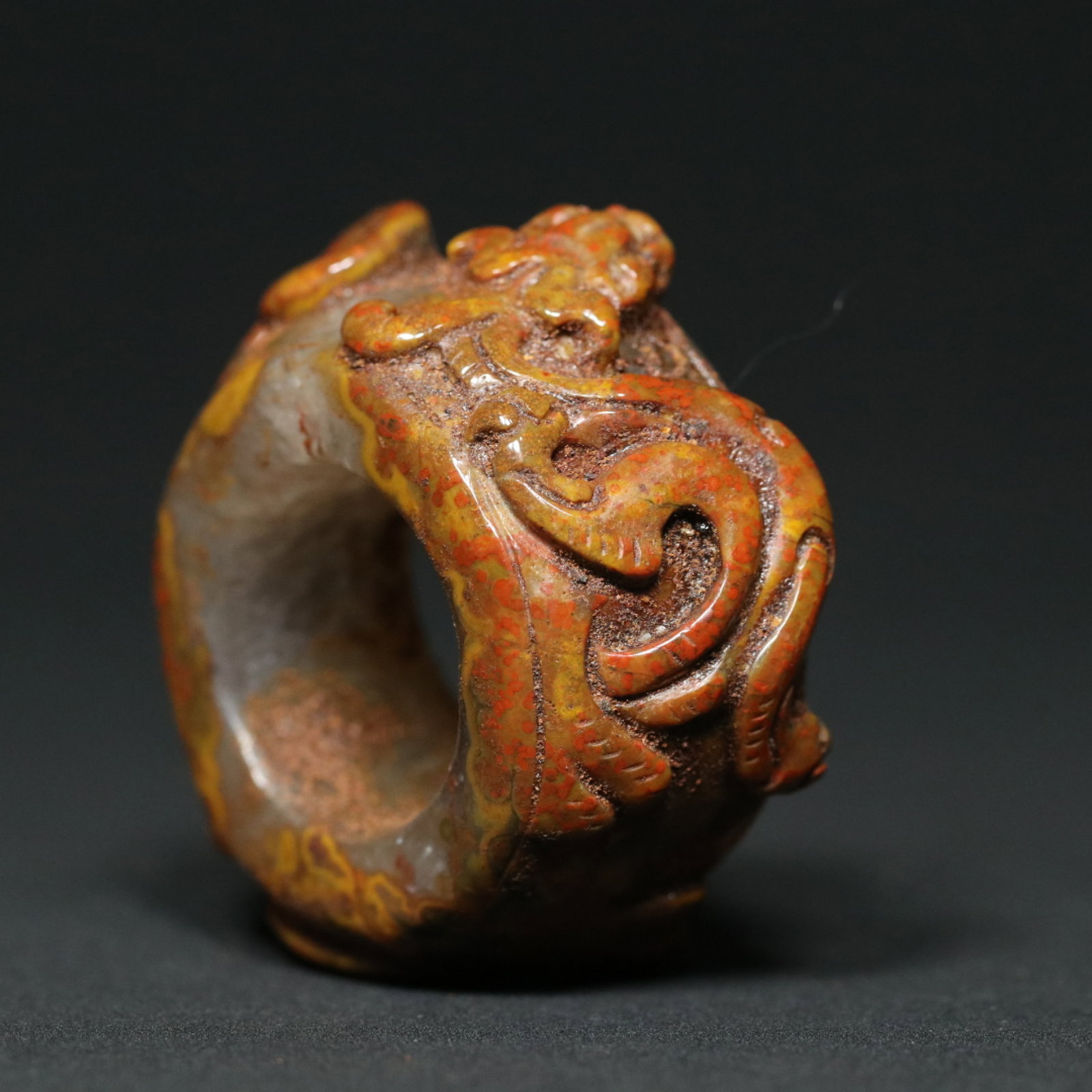 An Exquisite Agate Chi-Dragon Pattern Fingerstall - 8