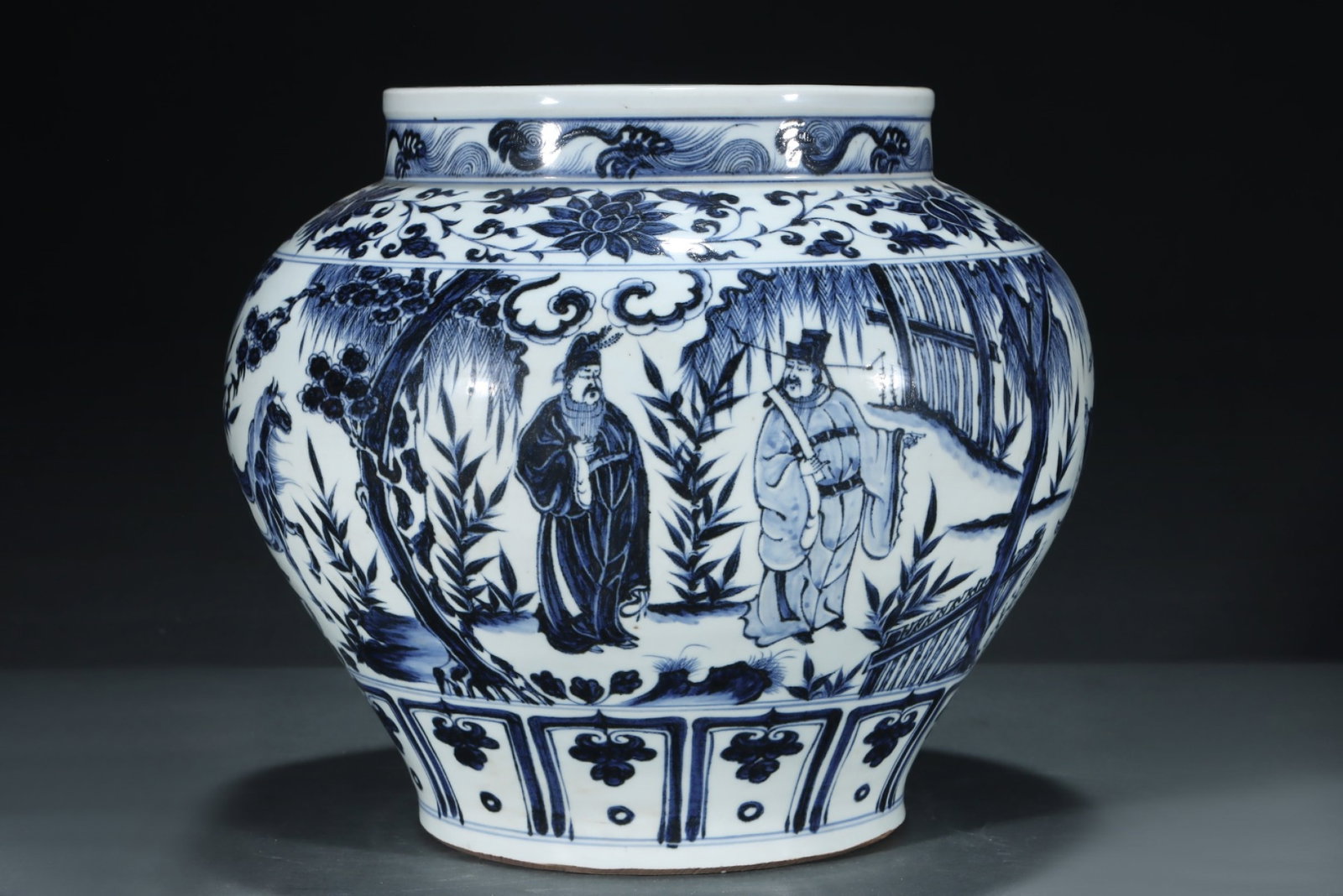 An Exquisite Blue and White Character and Story Pattern Jar,with Chinese Vertical Scroll Ink: An Exquisite Blue and White Character and Story Pattern Jar,with Chinese Vertical Scroll Ink Painting on Silk,Yuan Dynasty,China,Size:(Without frame)24.4inx12.4in,(Porcelain)11.5inx13.4in 青!