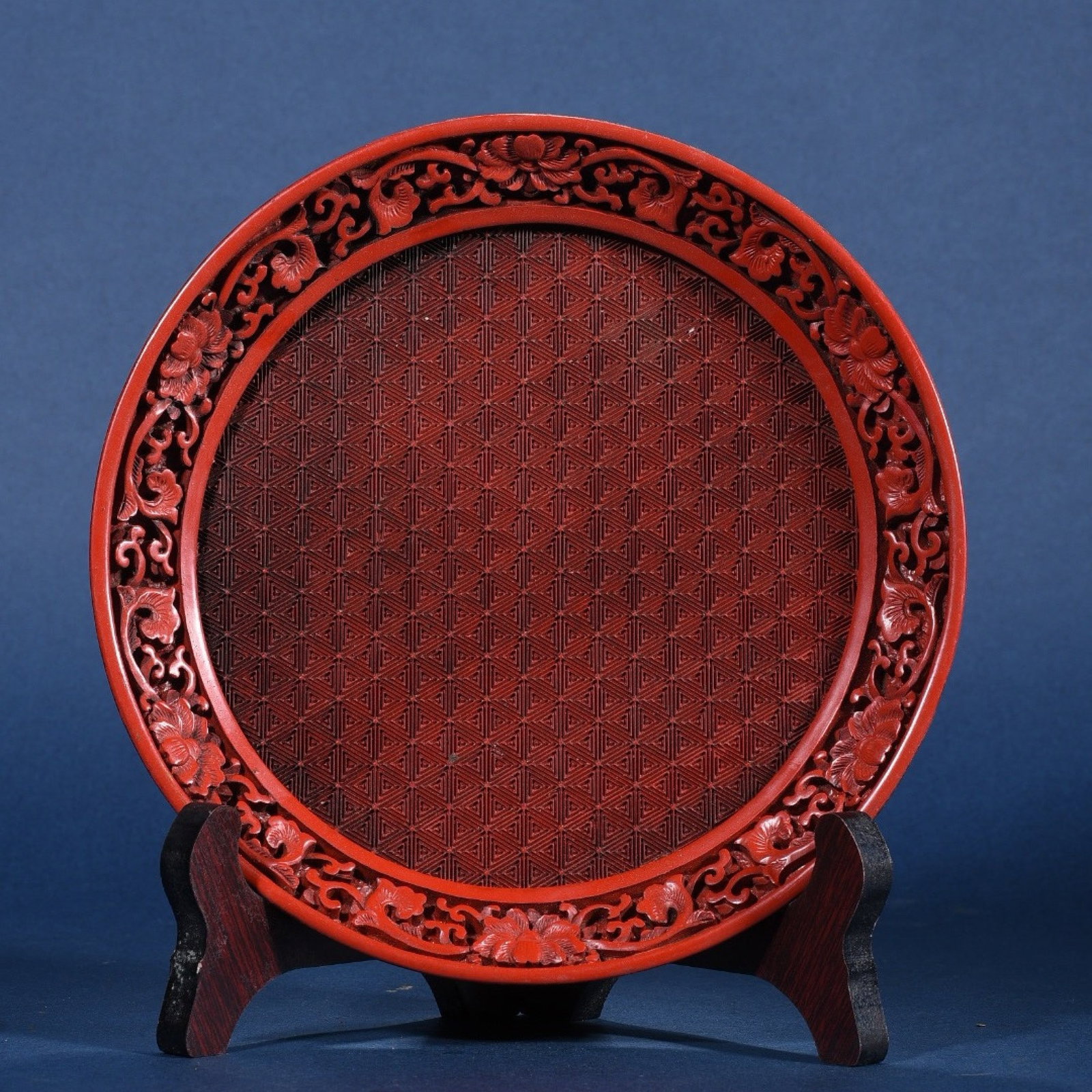 An Exquisite Carved Red Lacquer Flower Pattern Plate: An Exquisite Carved Red Lacquer Flower Pattern Plate,Qing Dynasty,China,With Mark,Size:7.7inx0.8in,Weight:218g 剔红漆花卉纹盘子,中国清