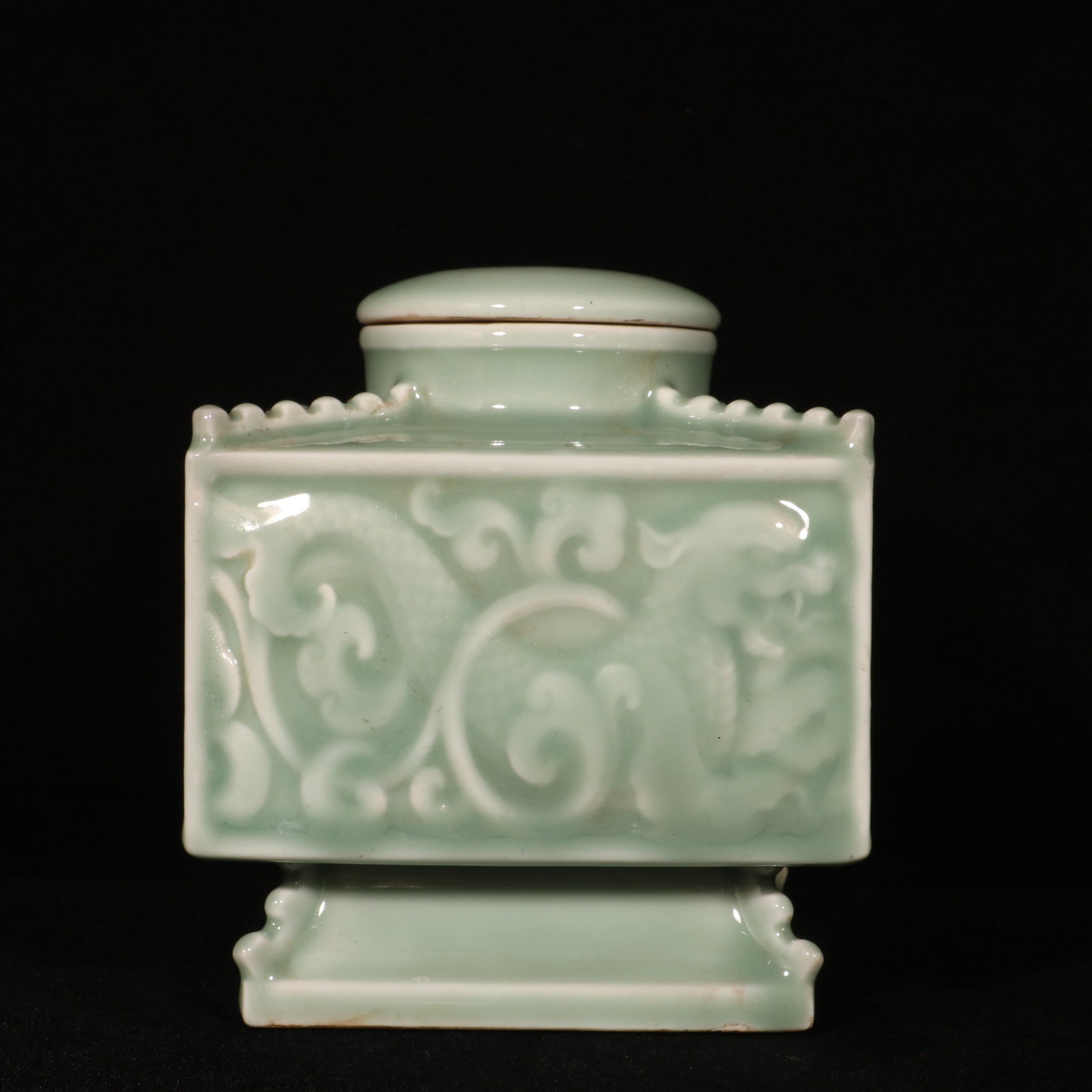 An Exquisite Celadon Glazed Beast Pattern Jar with Cover: An Exquisite Celadon Glazed Beast Pattern Jar with Cover,Qing Dynasty,China,Qianlong Six-character Mark,Size:5.3inx4.3in