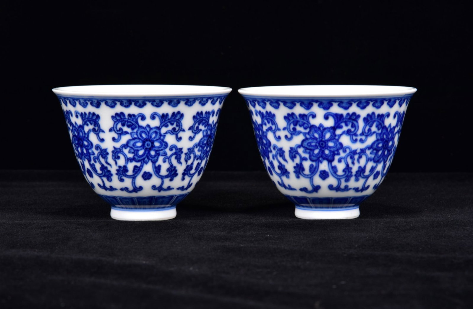 A Pair of Exquisite Blue and White Lotus Pattern Cups: A Pair of Exquisite Blue and White Lotus Pattern Cups,Qing Dynasty,China,Size:2.4inx3in