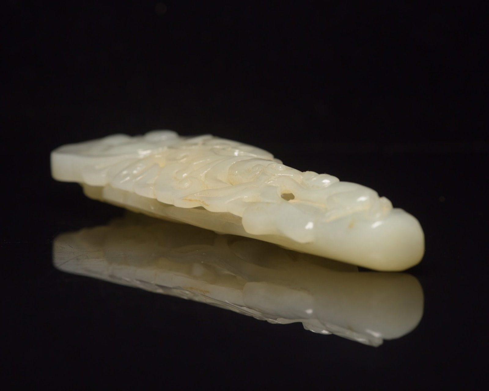 An Exquisite White Jade Auspicious Cloud Pattern Ruyi - 4
