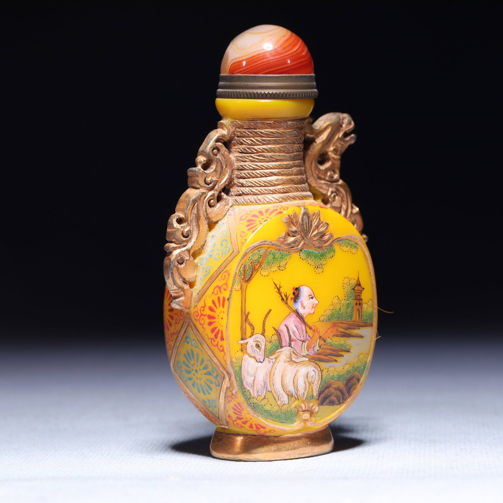 An Exquisite Glass Figure Pattern Snuff Bottle - 4