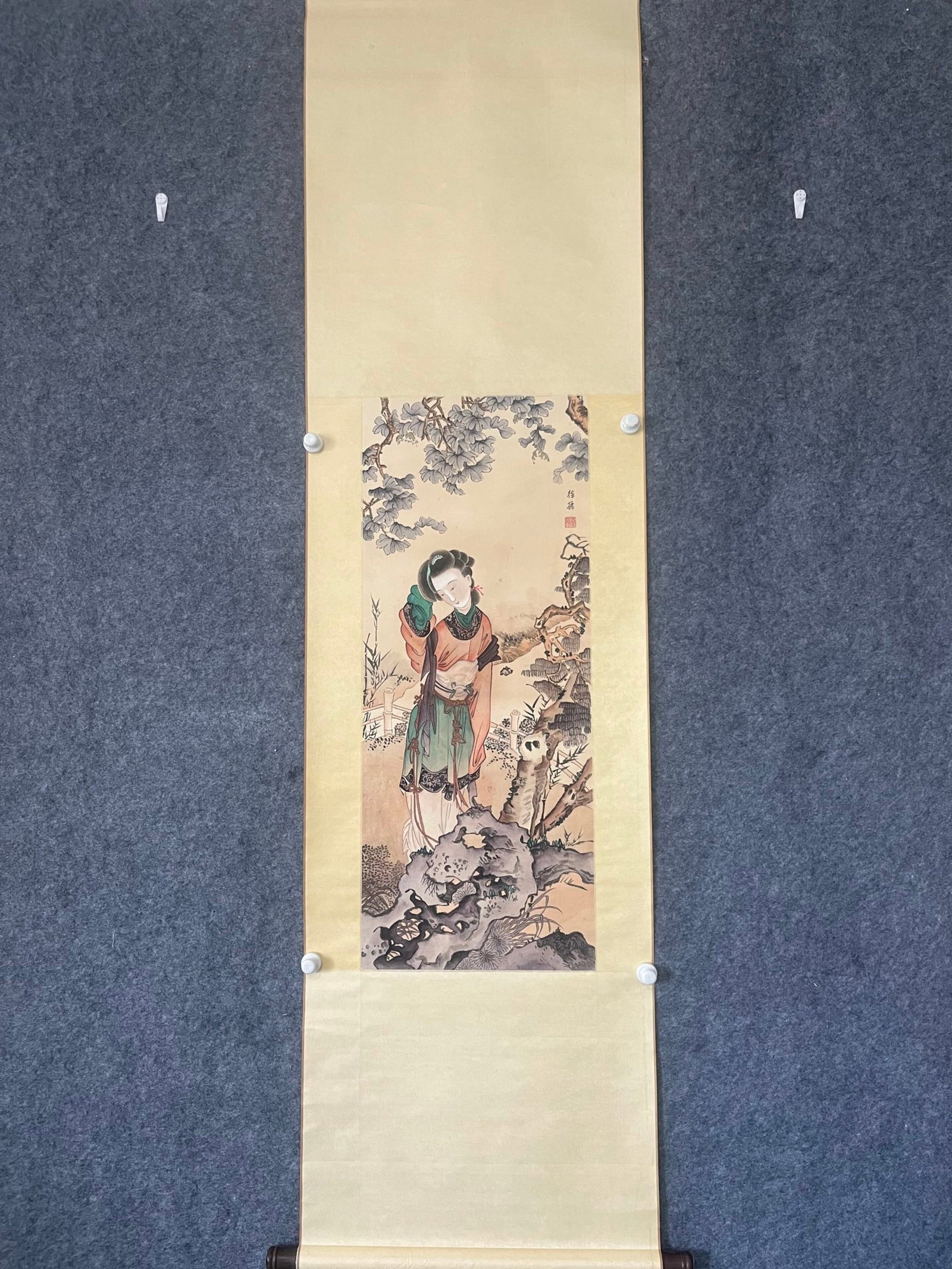 A Chinese Vertical Scroll Ink Painting of Figure on Paper: A Chinese Vertical Scroll Ink Painting of Figure on Paper,Xu Cao,Size:15.4inx37.8in 一幅中国水墨人物画立轴,徐操