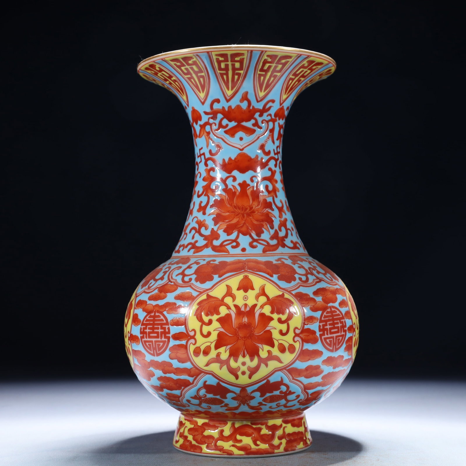 An Exquisite Turquoise Glazed Iron-Red Lotus Pattern Vase: An Exquisite Turquoise Glazed Iron-Red Lotus Pattern Vase,Qing Dynasty,China,Qianlong Six-character Mark,Size:5.1inx9.1in,Weight:900g 松石绿釉矾红缠枝&#