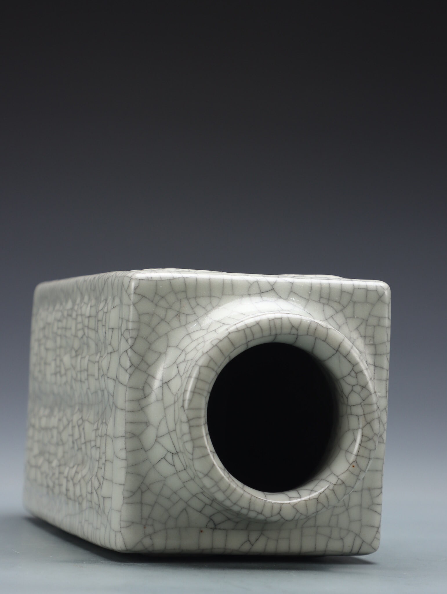 An Exquisite White Glazed Vase - 6