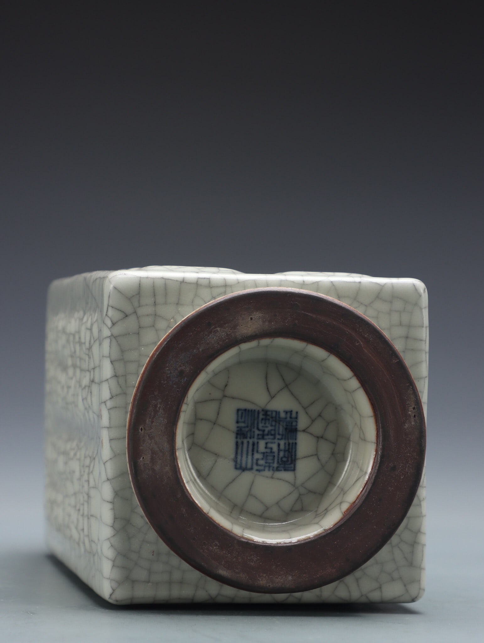 An Exquisite White Glazed Vase - 8
