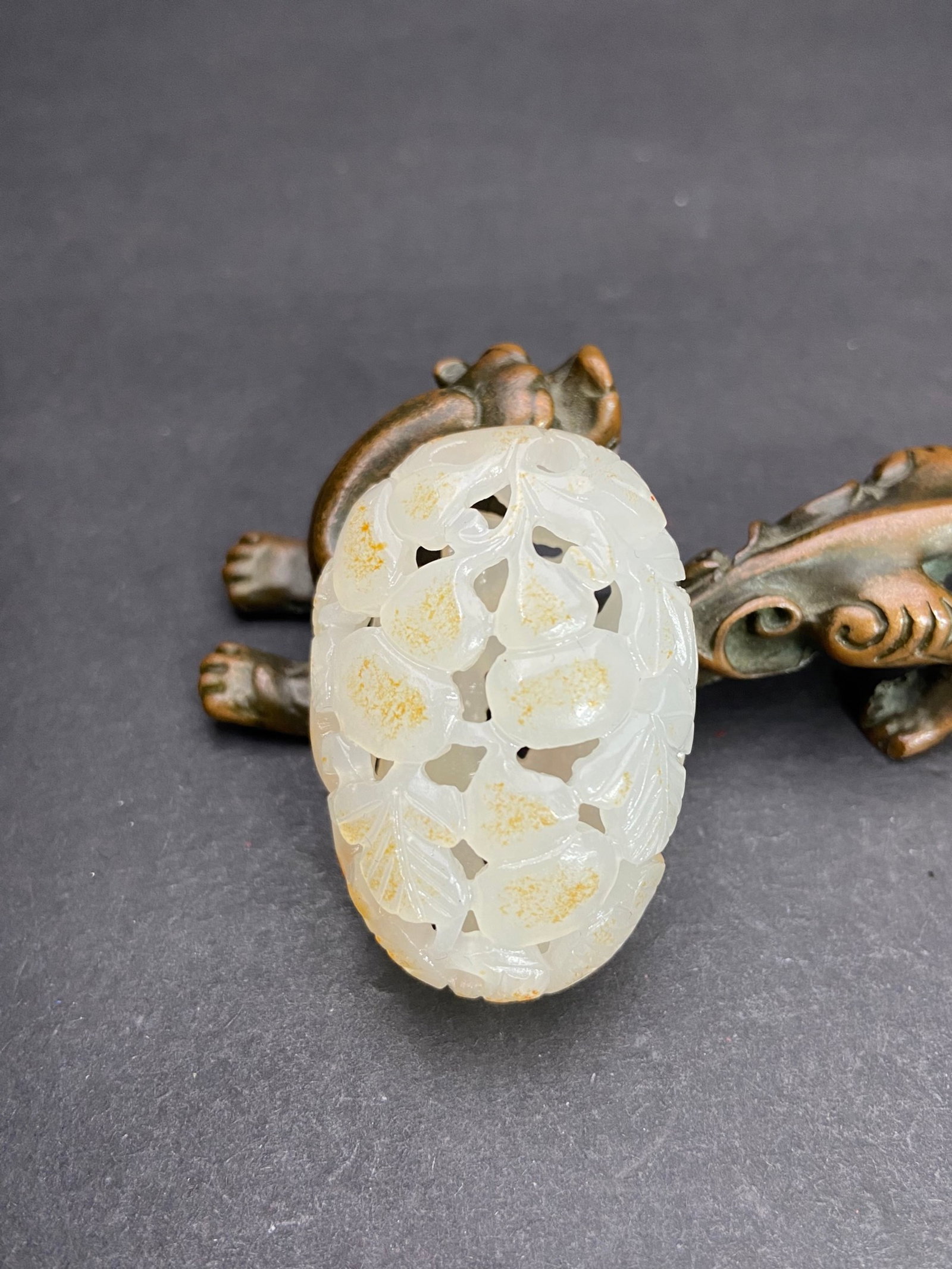 An Exquisite White Jade Hollow Gourd Pattern Pendant: An Exquisite White Jade Hollow Gourd Pattern Pendant,Qing Dynasty,China,Size:1.7inx1.2inx0.9in,Weight:18g