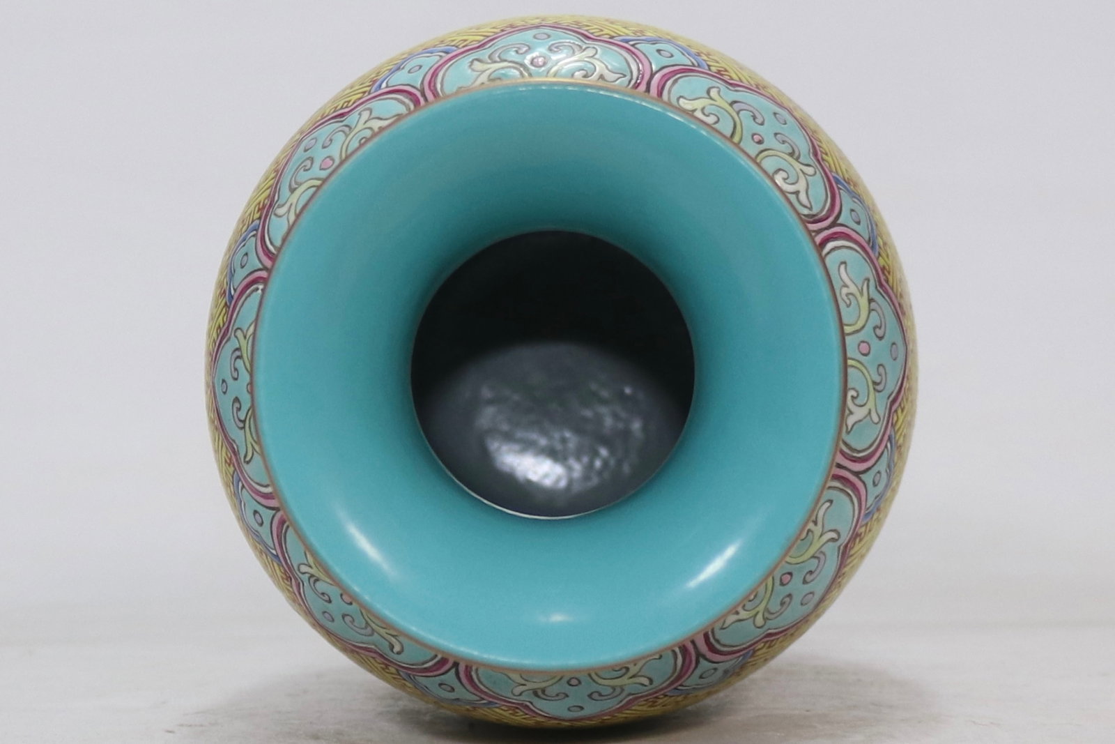 A Rare Enamel Lotus Pattern Vase - 5