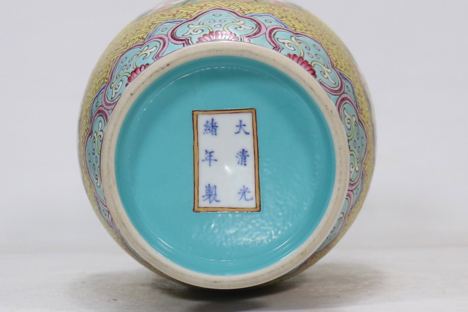 A Rare Enamel Lotus Pattern Vase - 6