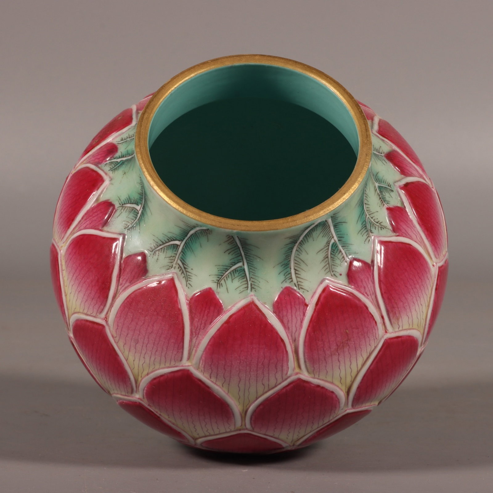 An Exquisite Enamel Lotus Pattern Jar - 5