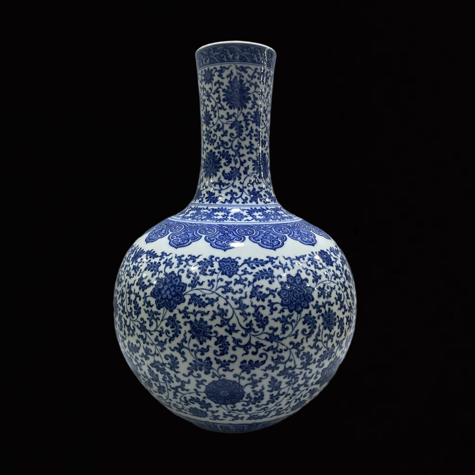 A Huge Blue and White Lotus Pattern Vase (1 of 9)