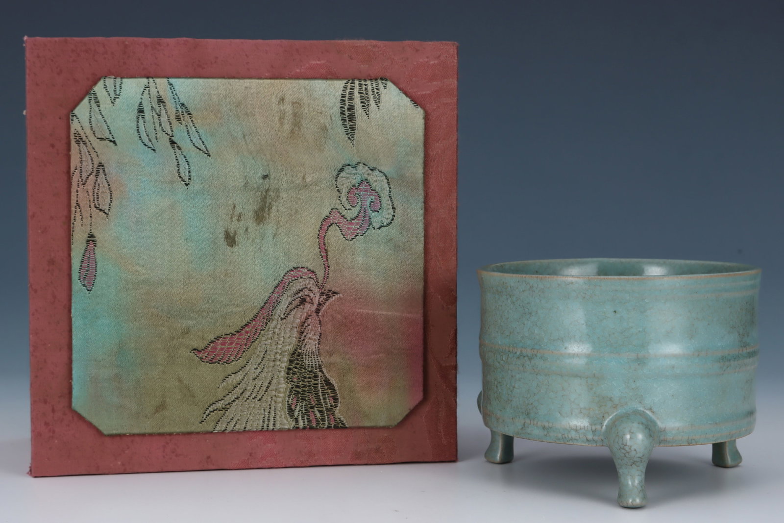 An Exquisite Ru yao Sky Blue Glazed Tripod Jar,with an Imperial Poem by Emperor Qianlong (1 of 8)
