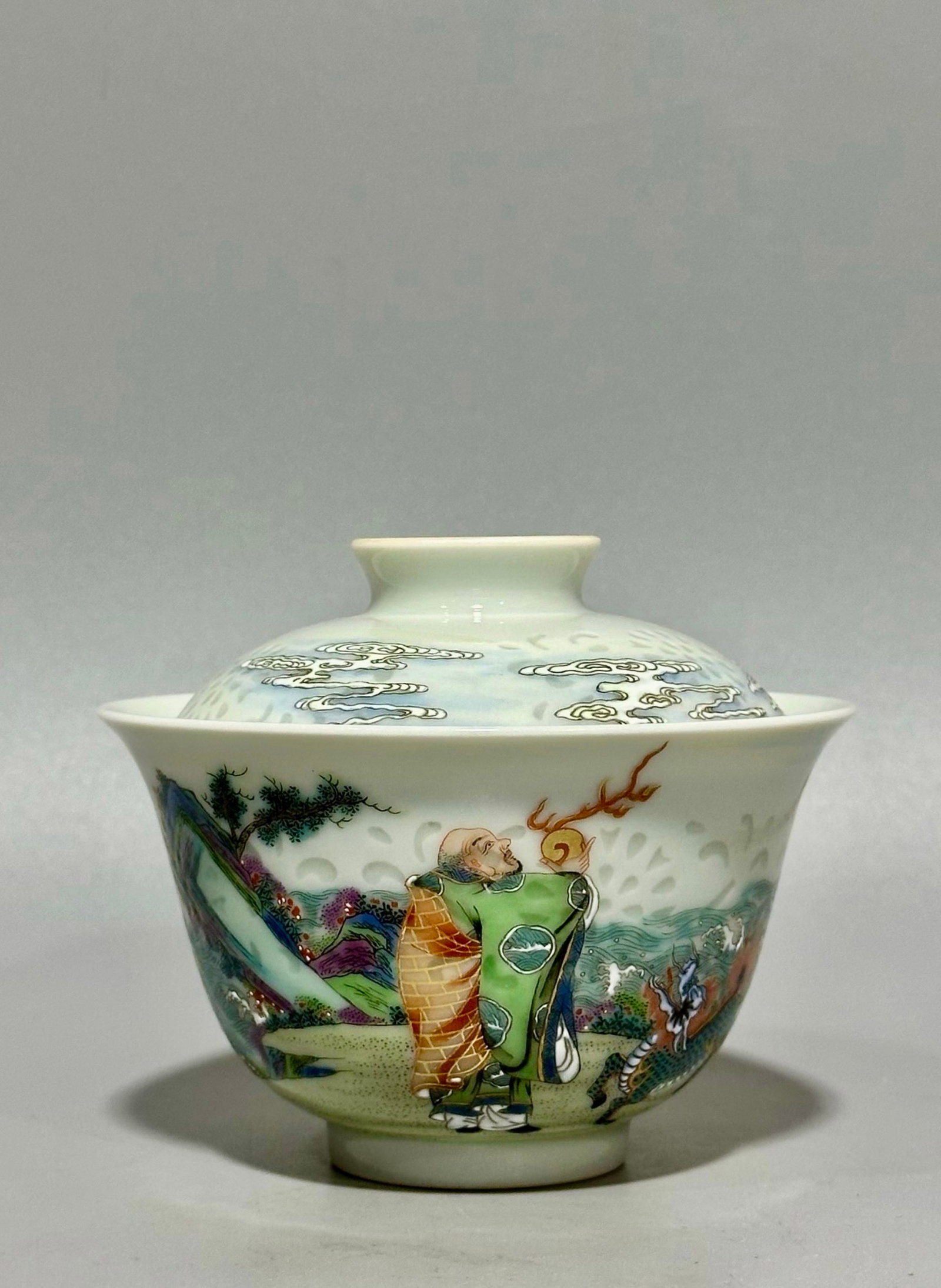 An Exquisite Famille-Rose Character and Story Pattern Bowl with Cover: An Exquisite Famille-Rose Character and Story Pattern Bowl with Cover,Qing Dynasty,China,Qianlong Six-character Mark,Size:3.1inx3.9in 粉彩人物故事纹盖&#