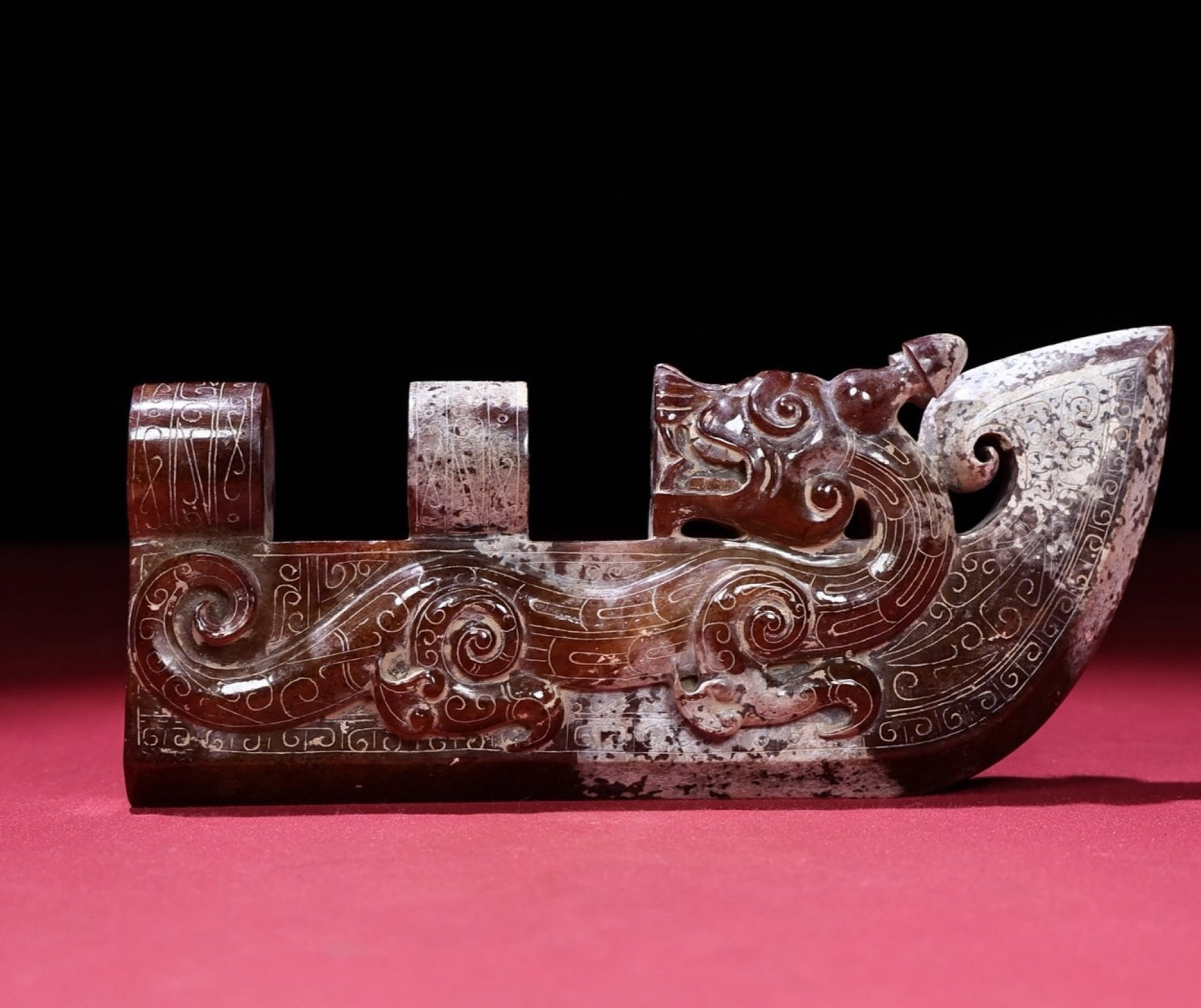 An Exquisite White Jade Chi-Dragon Pattern Ornament: An Exquisite White Jade Chi-Dragon Pattern Ornament,Qing Dynasty,China,Size:6.4inx2.8inx1in,Weight:406g 白玉螭龙纹摆件,中国清代