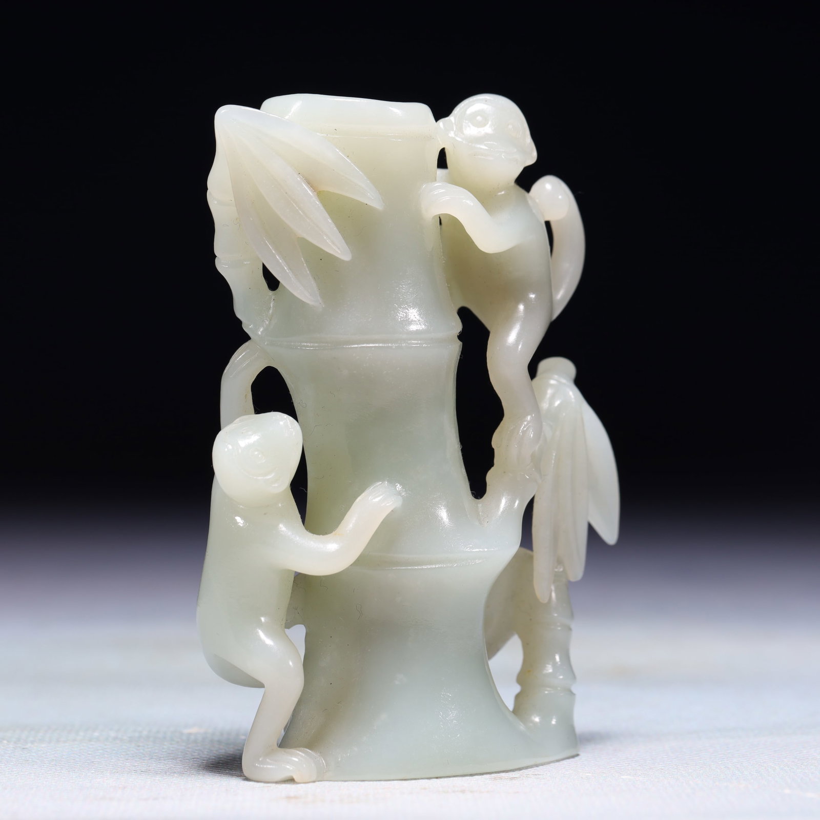 An Exquisite White Jade Monkey Bamboo Pattern Ornament - 3
