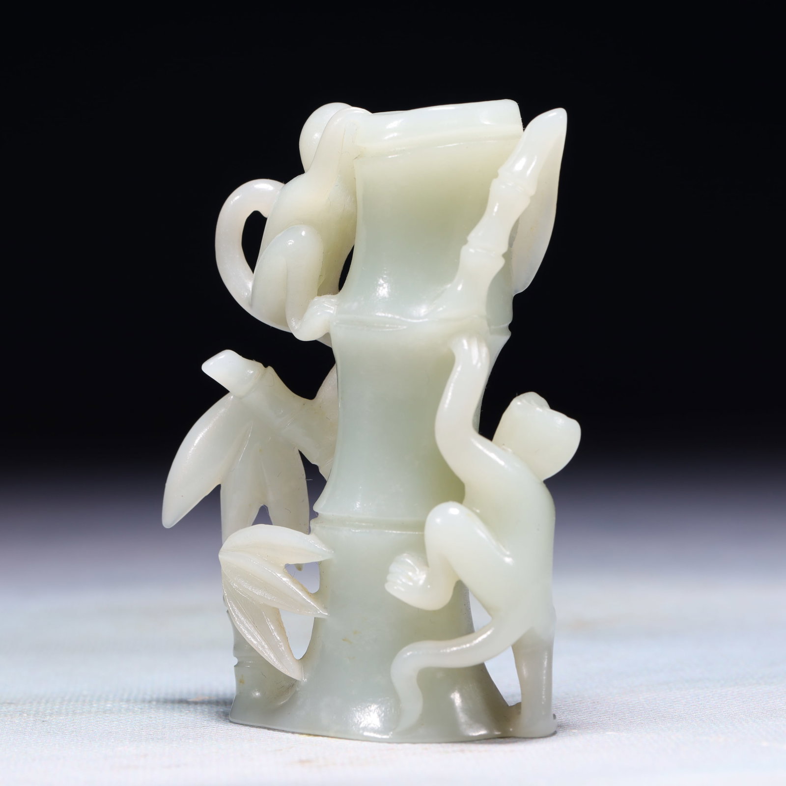 An Exquisite White Jade Monkey Bamboo Pattern Ornament - 4