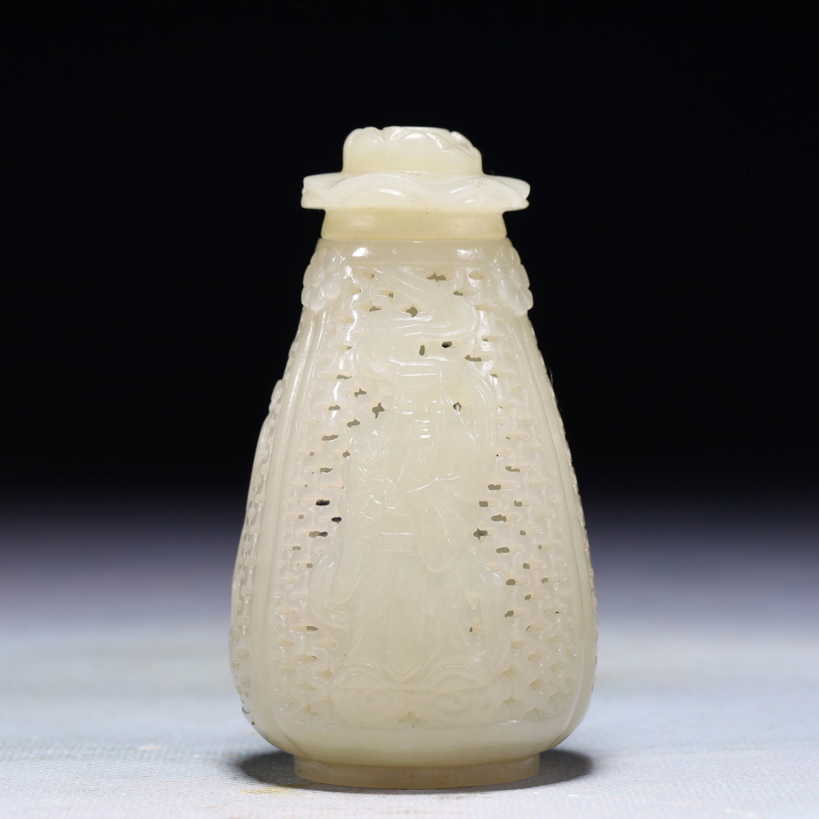 An Exquisite White Jade Figure Pattern Vase - 4