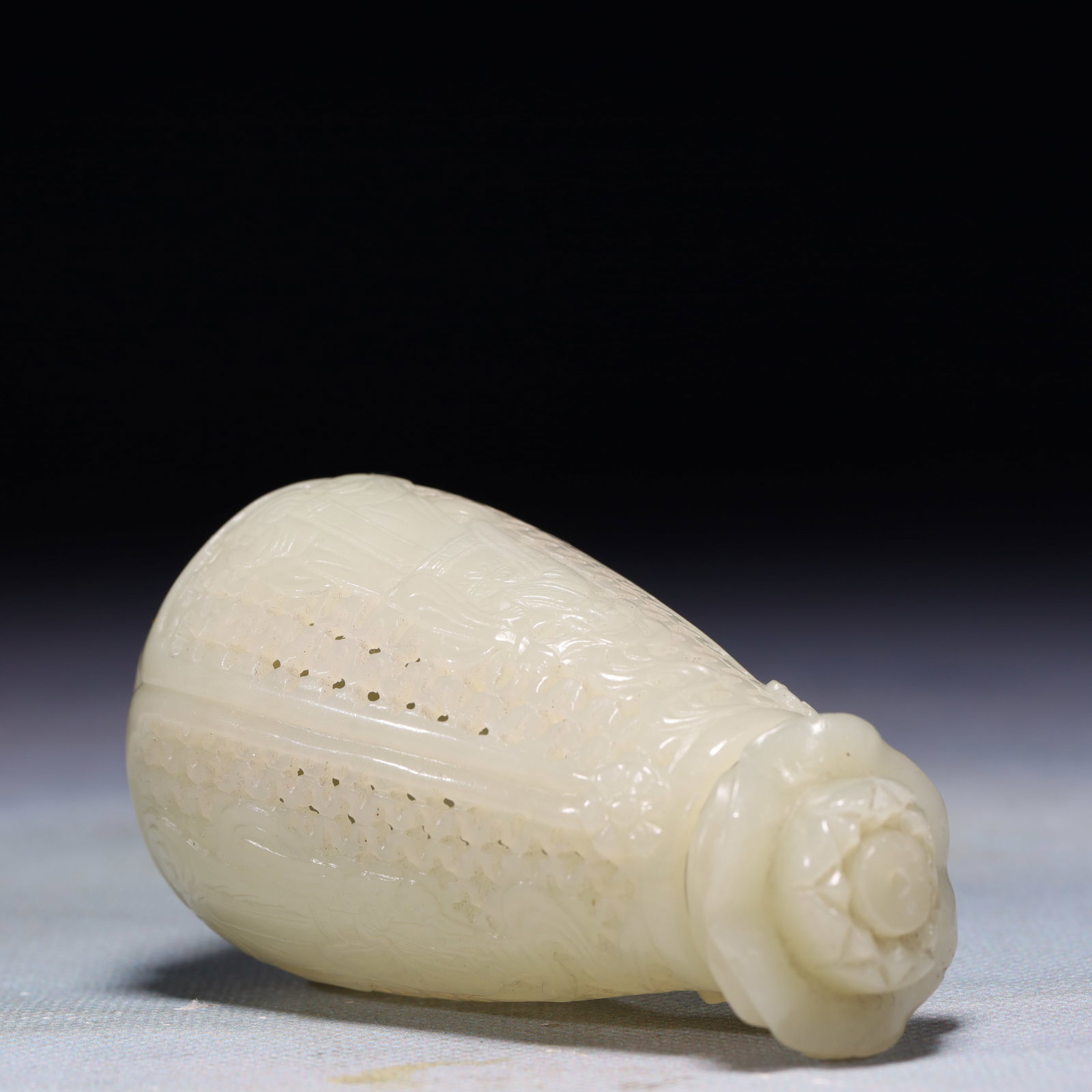 An Exquisite White Jade Figure Pattern Vase - 5