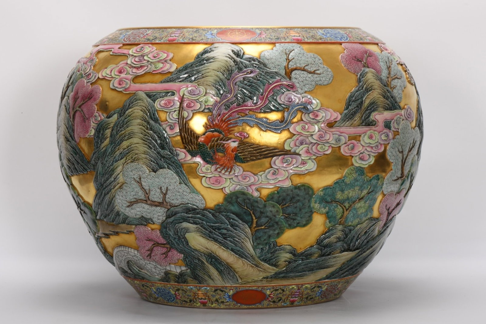 A Huge Enamel Auspicious Cloud and Phoenix Pattern Brush Washer: A Huge Enamel Auspicious Cloud and Phoenix Pattern Brush Washer,Qing Dynasty,China,Qianlong Six-character Mark,Size:16.5inx22.6in 珐琅彩祥云凤纹笔૨