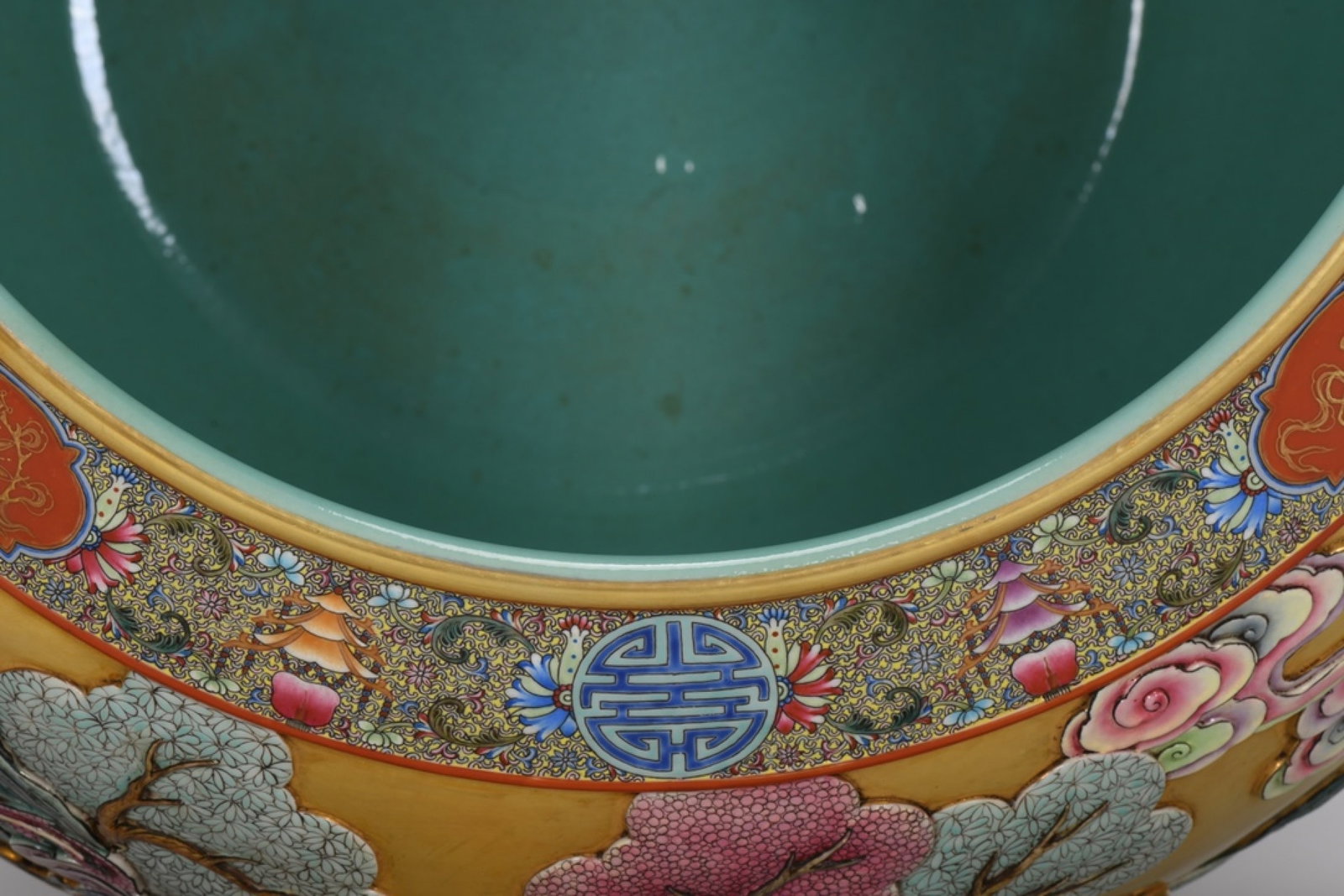 A Huge Enamel Auspicious Cloud and Phoenix Pattern Brush Washer - 7