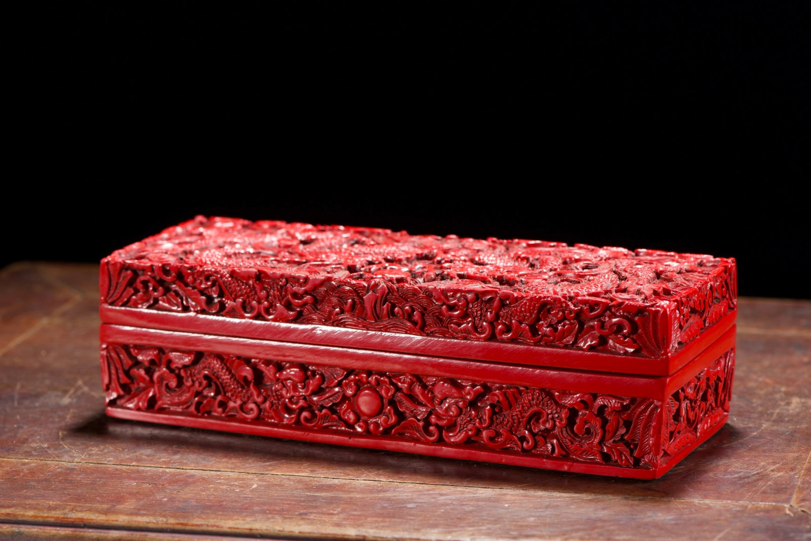 An Exquisite Carved Red Lacquer Dragon Pattern Box - 3