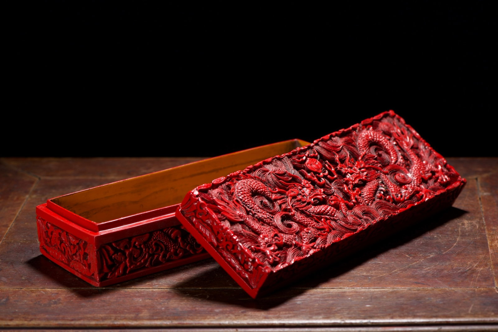 An Exquisite Carved Red Lacquer Dragon Pattern Box - 4