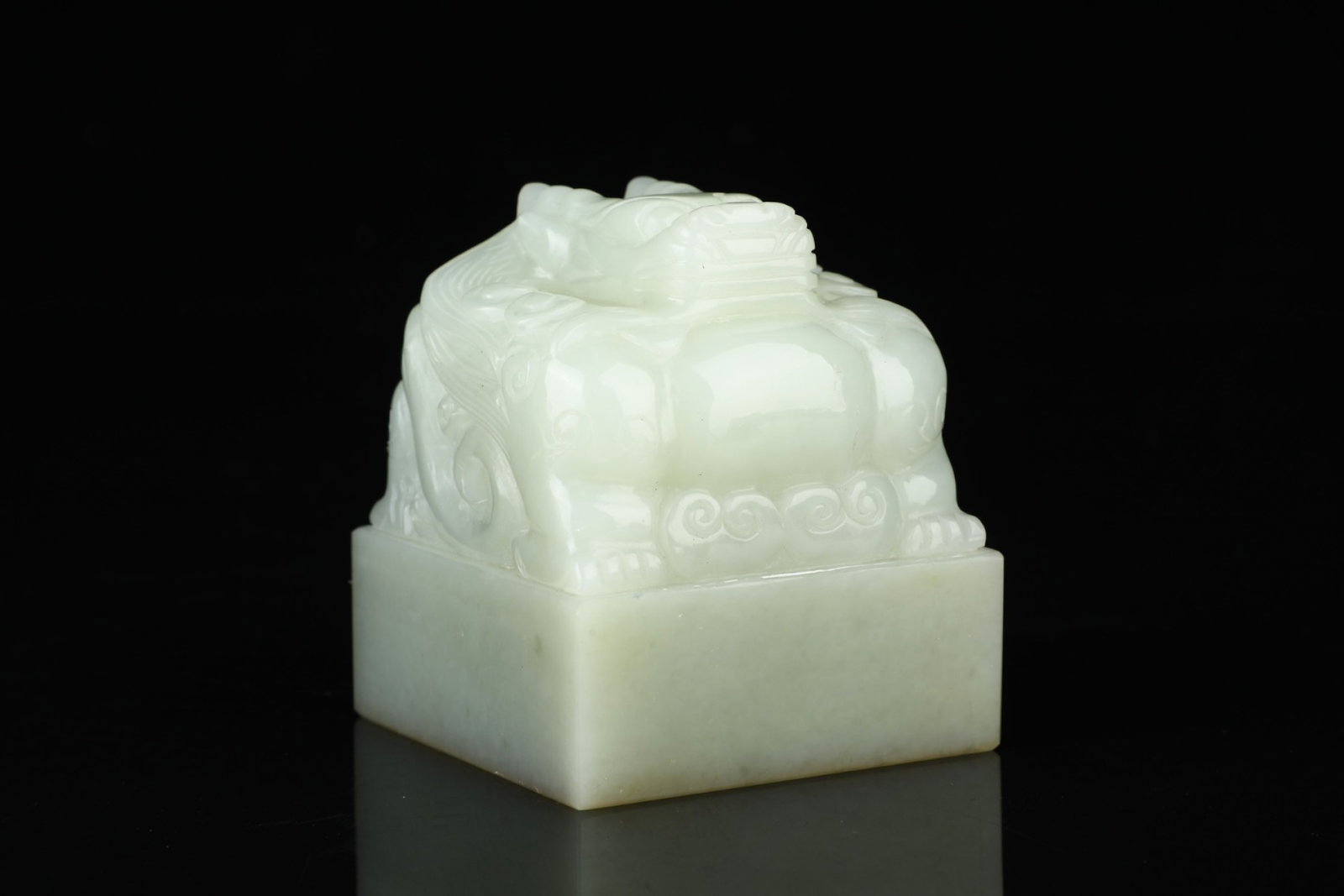 An Exquisite White Jade Dragon Pattern Seal - 2