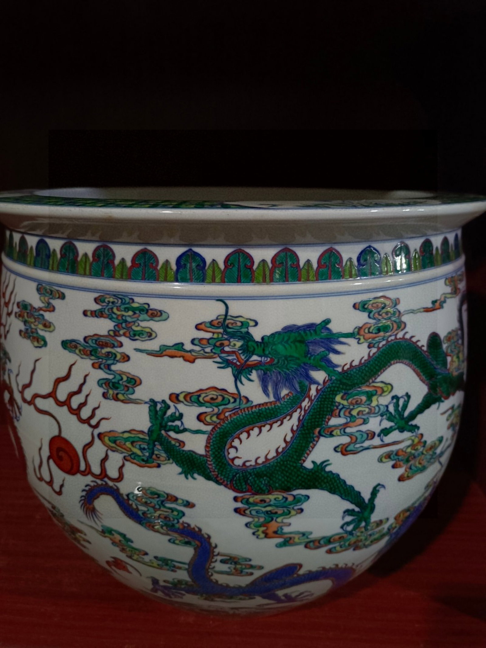 A Huge Wucai Auspicious Cloud and Dragon Pattern Jar - 2