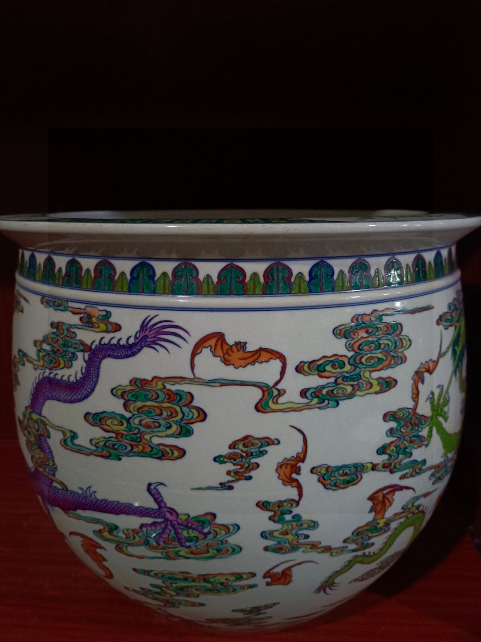 A Huge Wucai Auspicious Cloud and Dragon Pattern Jar - 5