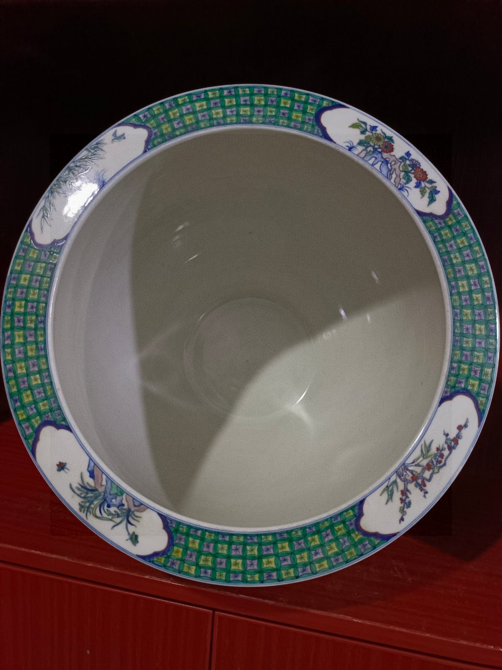A Huge Wucai Auspicious Cloud and Dragon Pattern Jar - 8