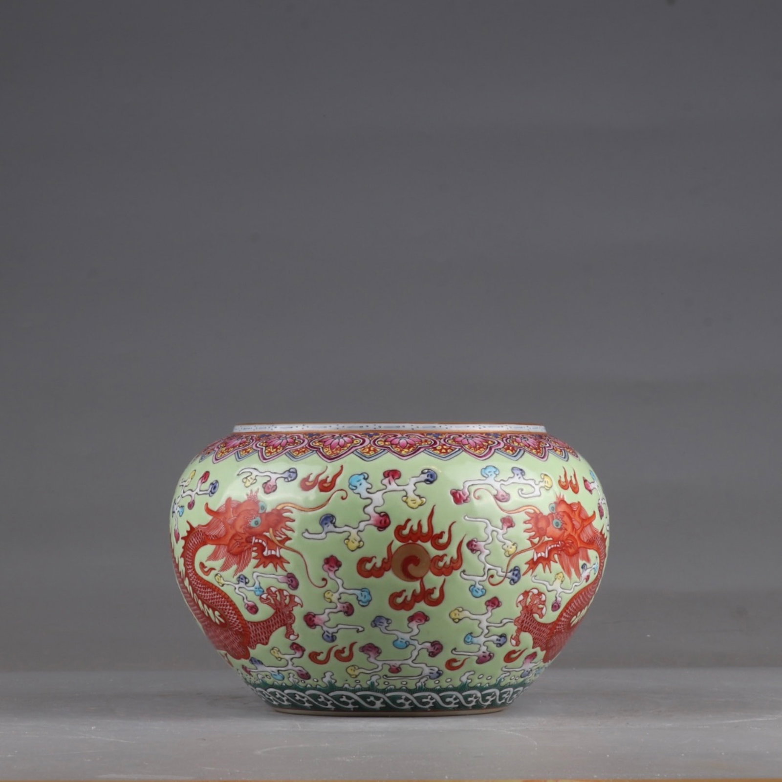 An Exquisite Green Ground Famille-Rose Auspicious Cloud and Dragon Pattern Brush Washer: An Exquisite Green Ground Famille-Rose Auspicious Cloud and Dragon Pattern Brush Washer,Qing Dynasty,China,Daoguang Six-character Mark,Size:4.1inx6.3in 绿地粉彩祥云