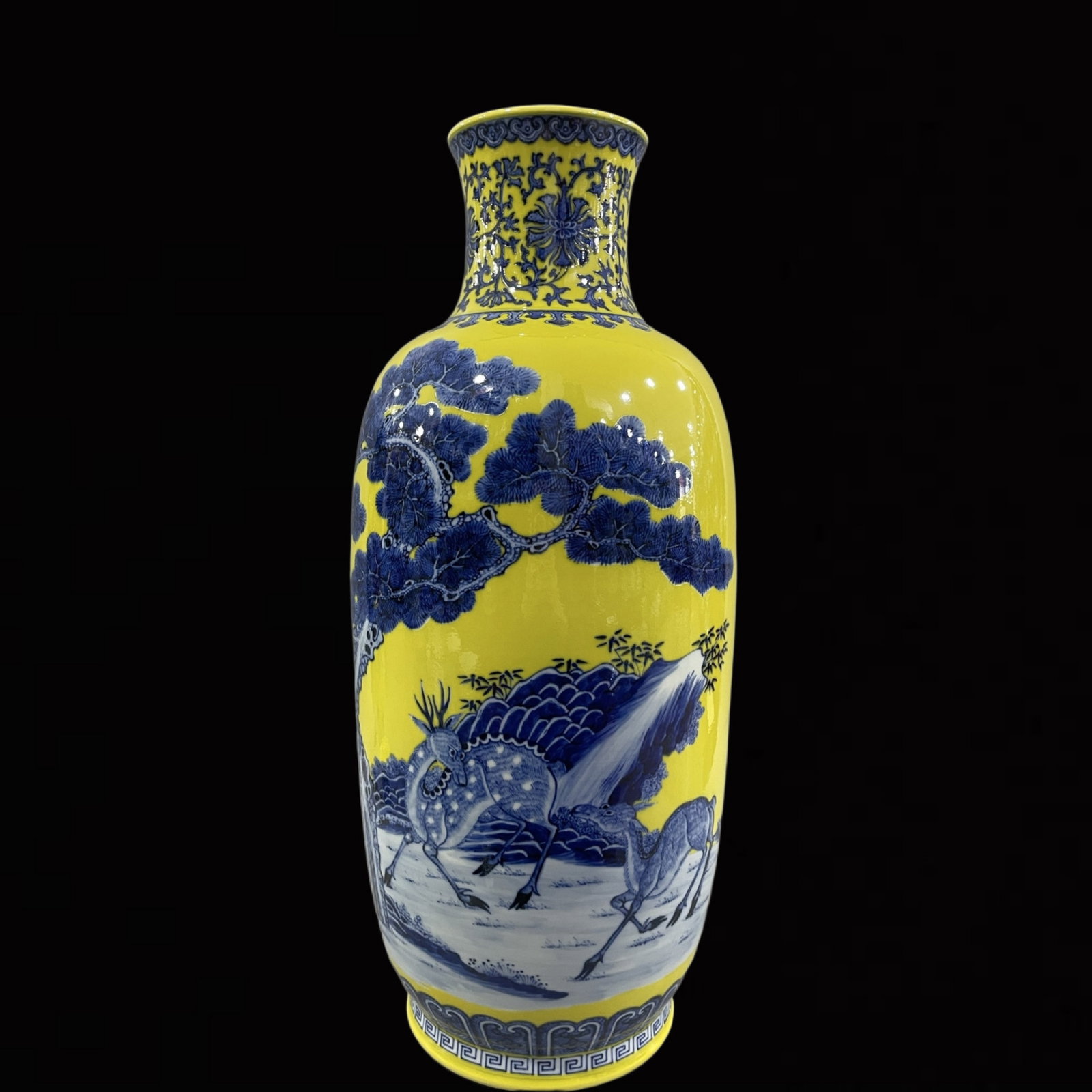 A Huge Yellow Ground Blue and White Pine and Deer Pattern Vase (1 of 8)
