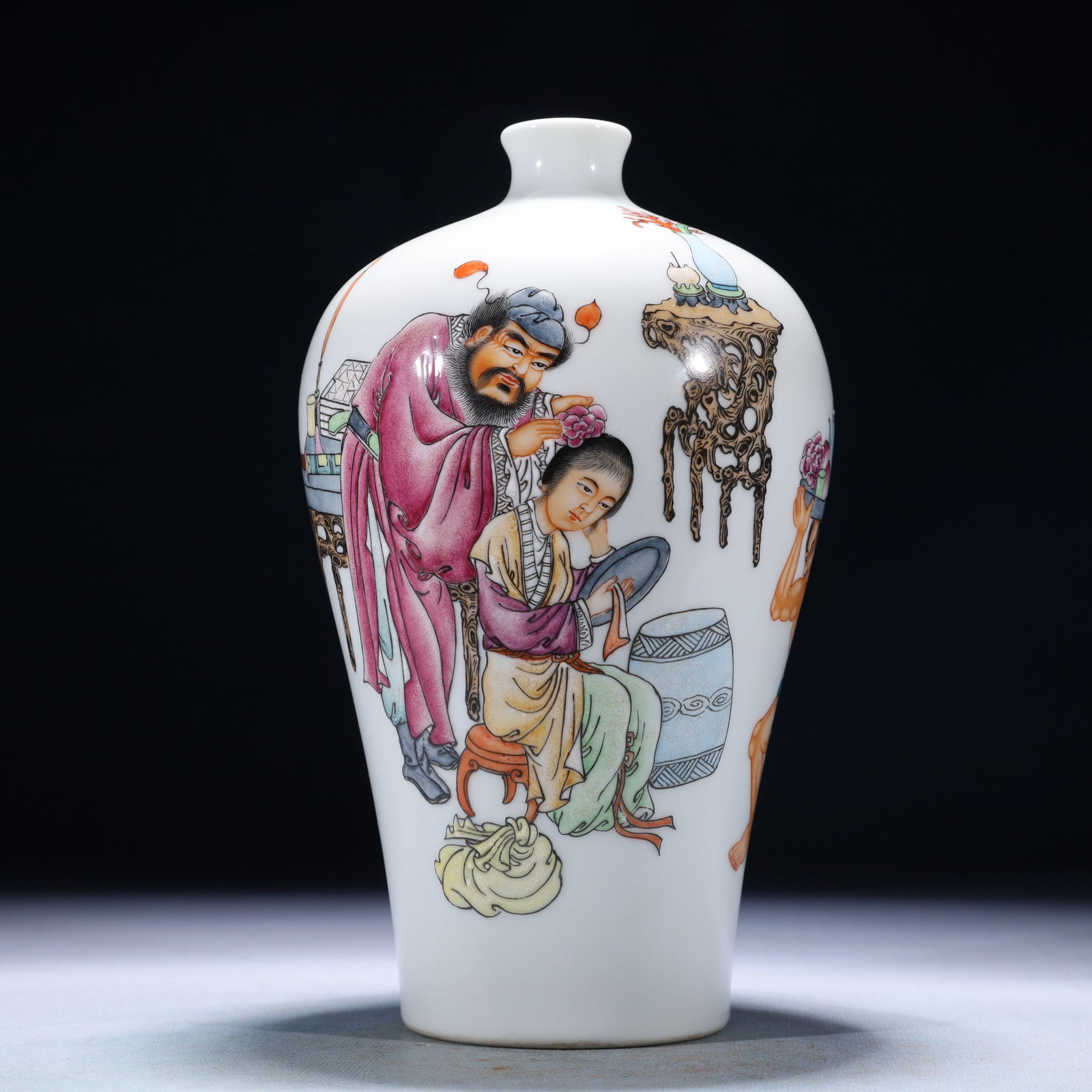 An Exquisite Famille-Rose Character and Story Pattern,with poem: An Exquisite Famille-Rose Character and Story Pattern,with poem,Qing Dynasty,China,Yongzheng Six-character Mark,Size:5.1inx9.1in,Weight:800g