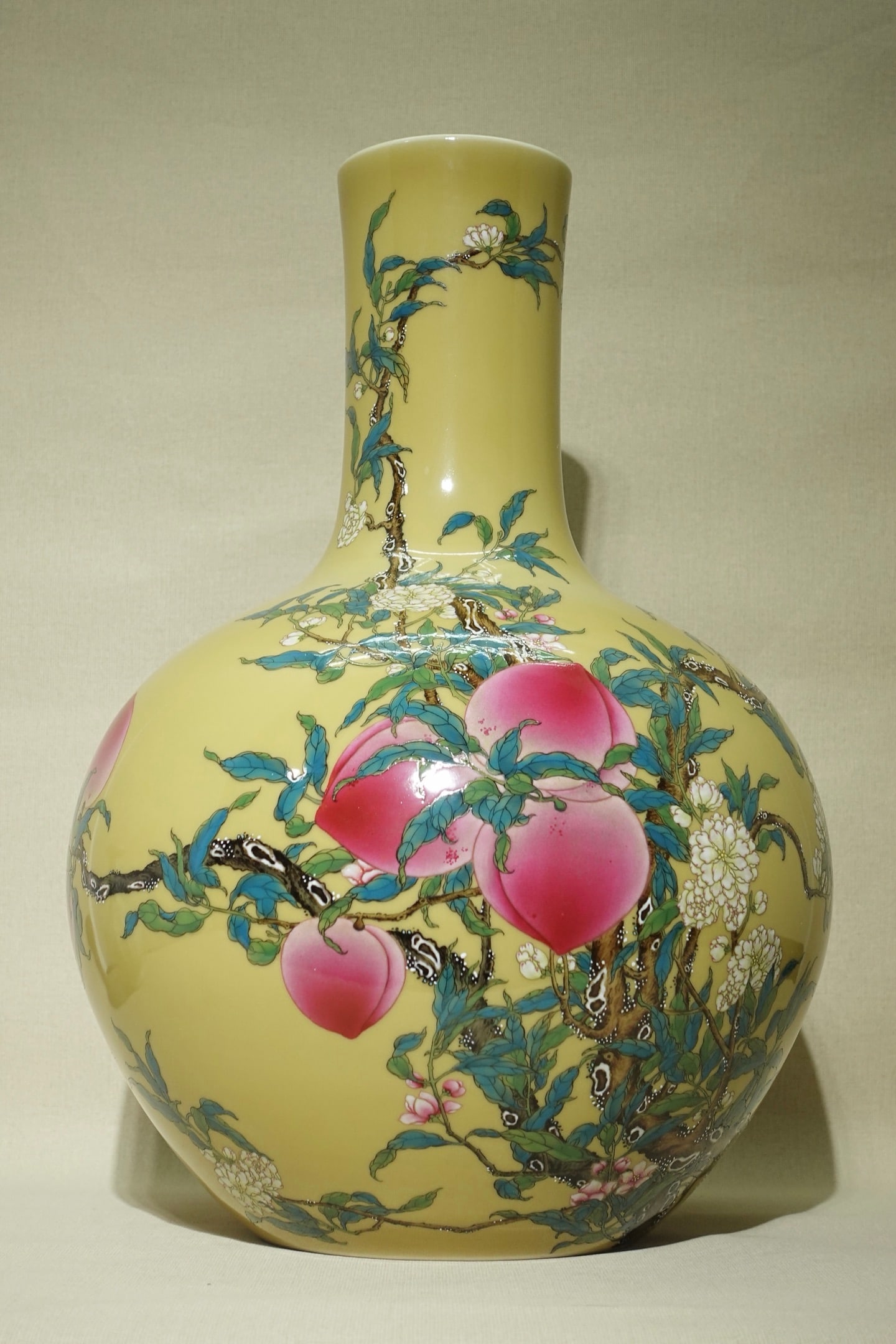 A Huge Yellow Glazed Famille-Rose Peach Pattern Vase: A Huge Yellow Glazed Famille-Rose Peach Pattern Vase,Qing Dynasty,China,Qianlong Six-character Mark,Size:21.7inx15in