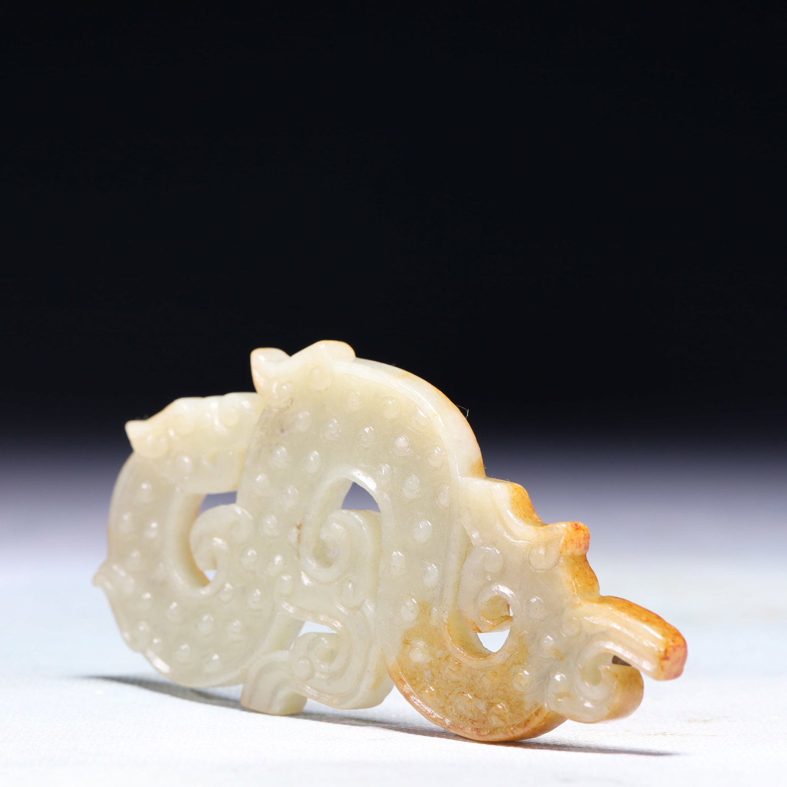An Exquisite White Jade Dragon Pattern Pendant - 2