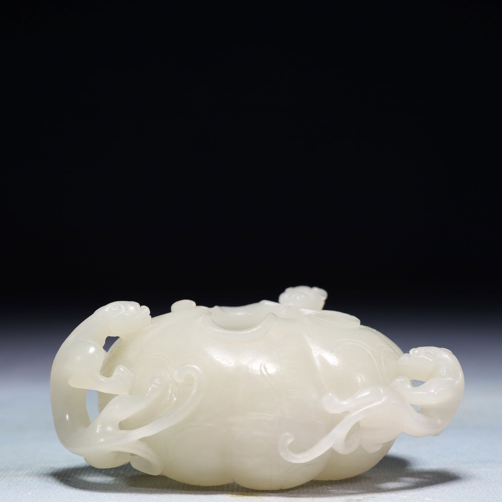 An Exquisite White Jade Chi-Dragon Pattern Water Pot: An Exquisite White Jade Chi-Dragon Pattern Water Pot,Qing Dynasty,China,Size:3.5inx3.1inx1.6in,Weight:174g 白玉螭龙纹水盂,中国清代