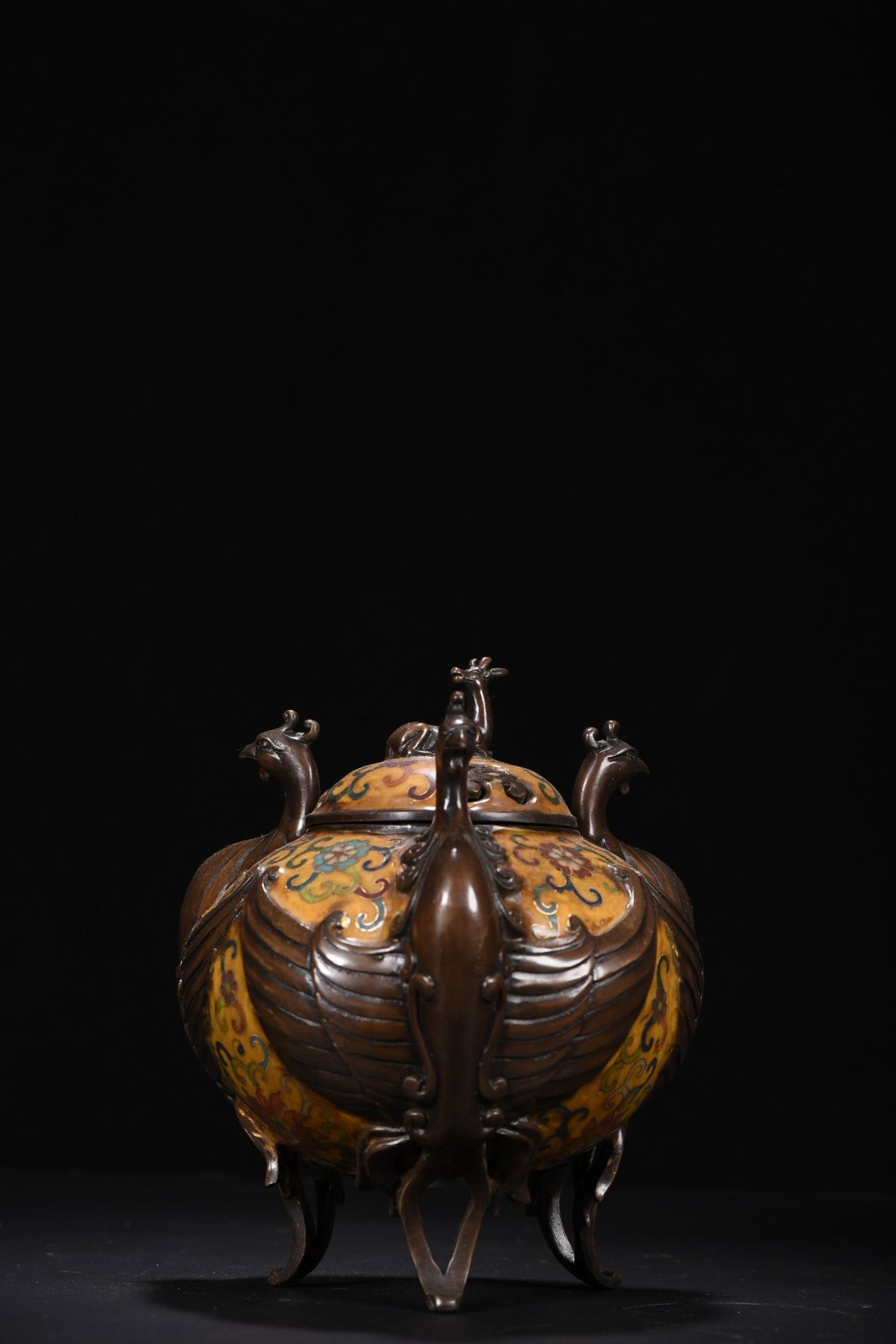 An Exquisite Cloisonne Lotus and Phoenix Pattern Censer: An Exquisite Cloisonne Lotus and Phoenix Pattern Censer,Qing Dynasty,China,Size:8.3inx6.7inx3.5in,Weight:2140g 景泰蓝缠枝莲凤纹香炉,中