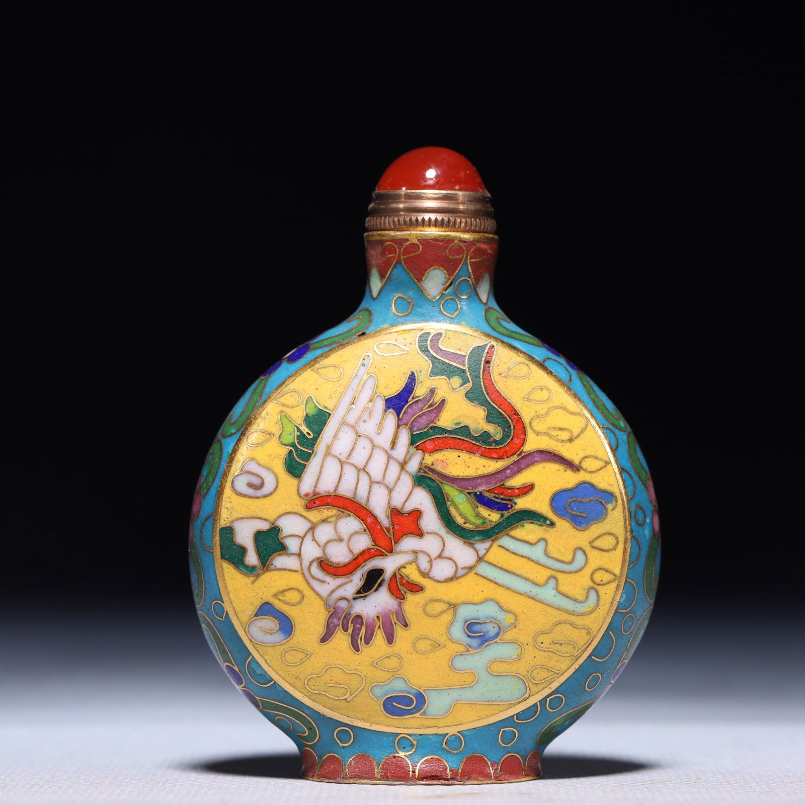 An Exquisite Cloisonne Auspicious Cloud and Phoenix Pattern Snuff Bottle: An Exquisite Cloisonne Auspicious Cloud and Phoenix Pattern Snuff Bottle,Qing Dynasty,China,Size:2.2inx0.8inx3in,Weight:71.4g 景泰蓝祥云凤纹鼻烟&#
